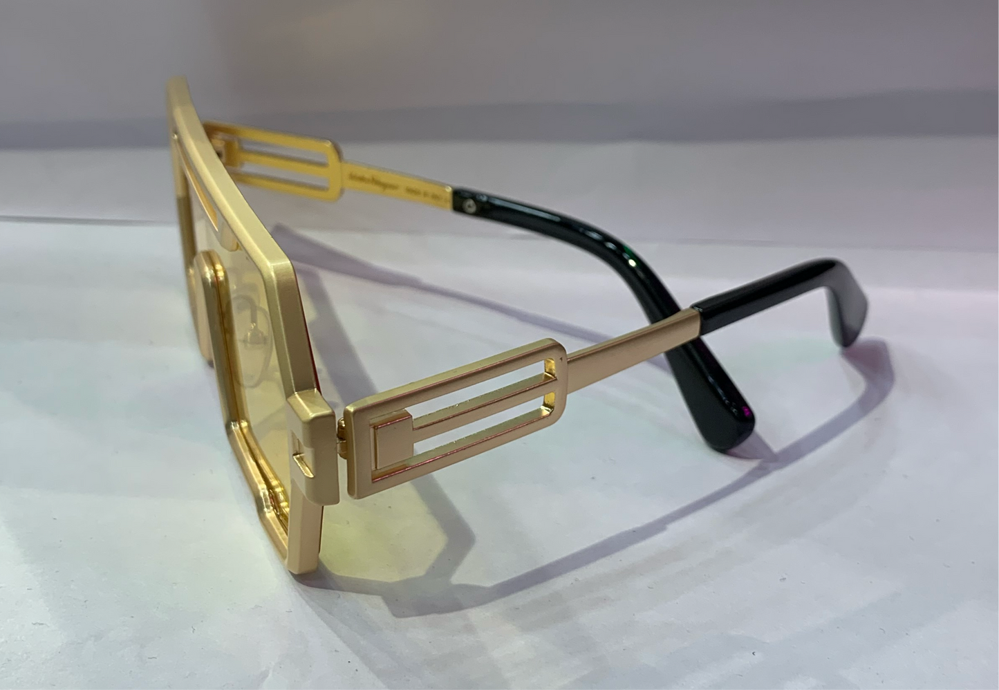 LAS FER Matt Golden Frame Trancy Yellow Shade Golden Black Stick Unisex Sunglasses SUN102