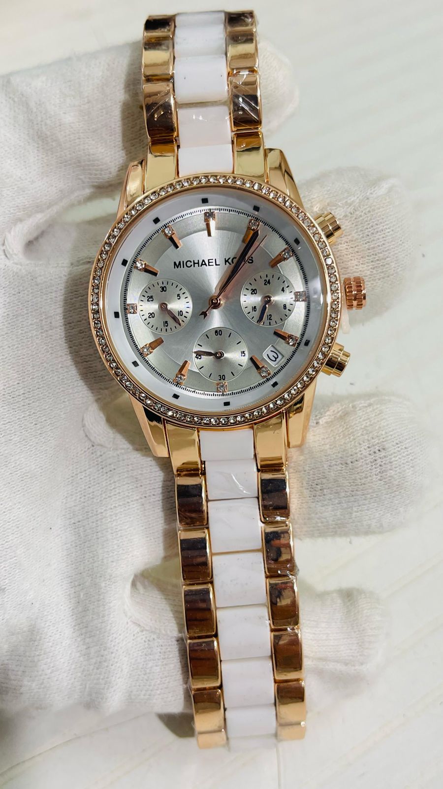 Cim Copper White Chain White Dial Studed Ladies Watch 988818