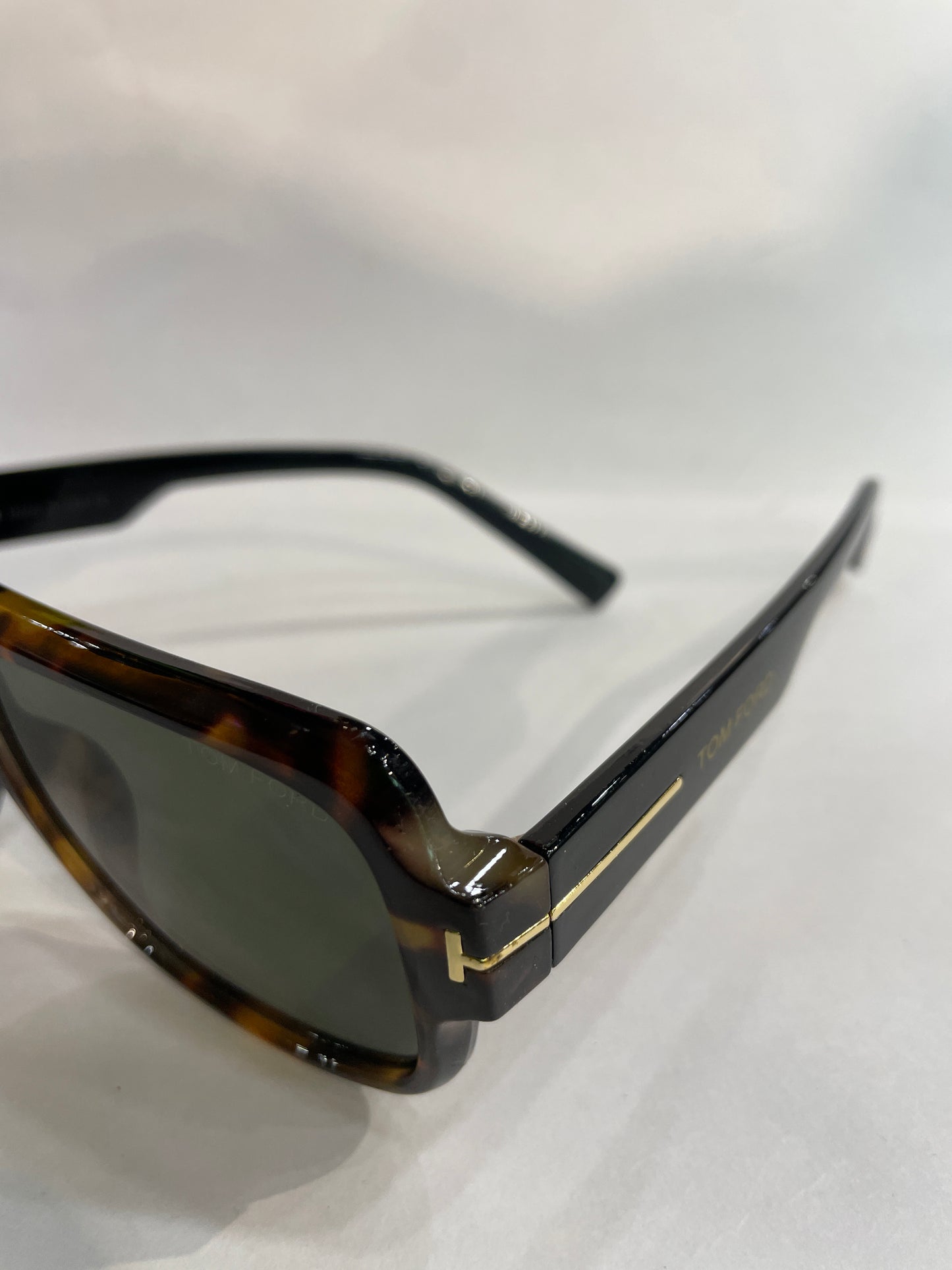MOT TOM Leopard Frame Green Shade Unisex Sunglass SUN2036