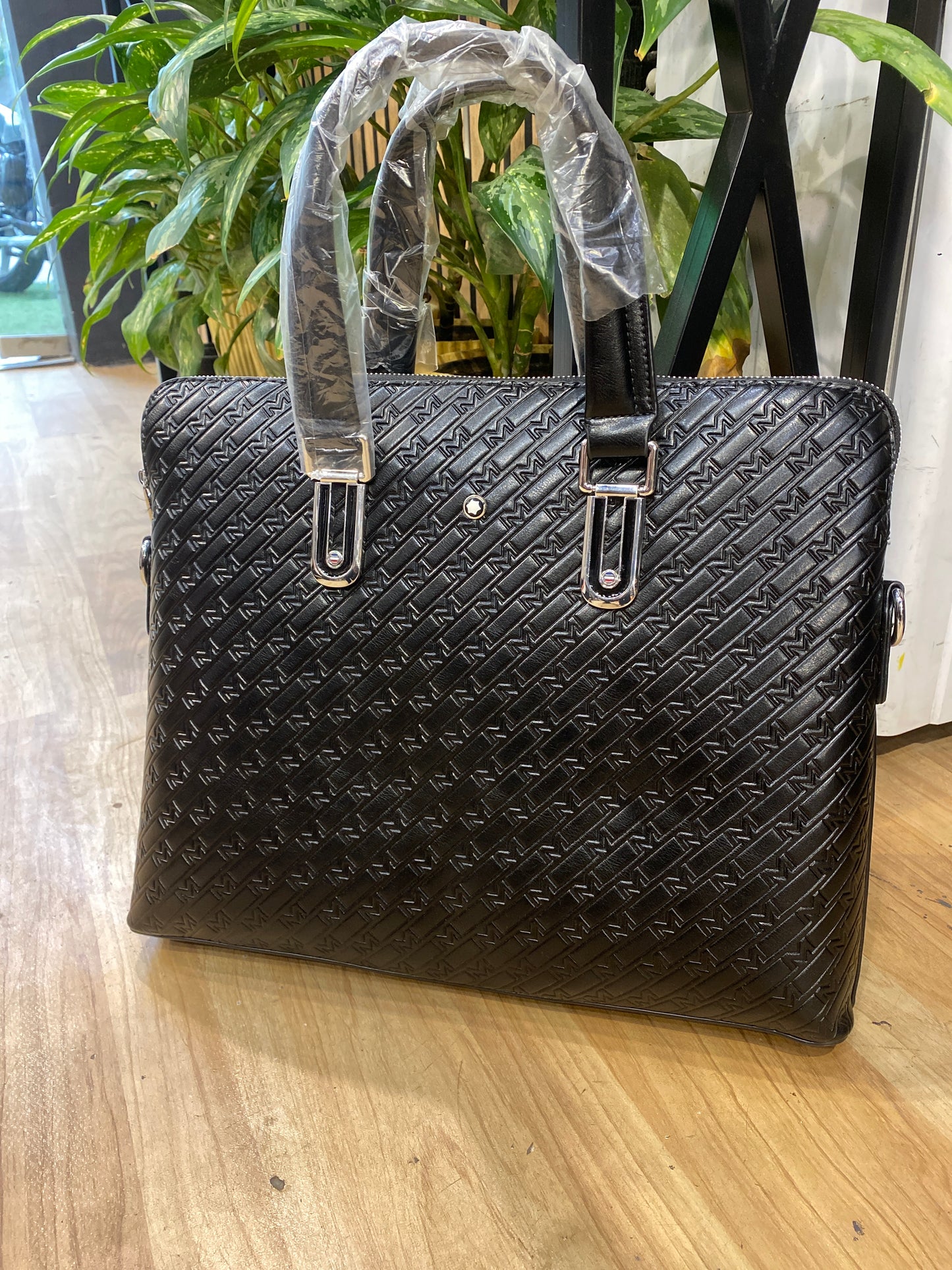 NOM MON Black Colour With Multiple Zipper Laptop Bag 1064