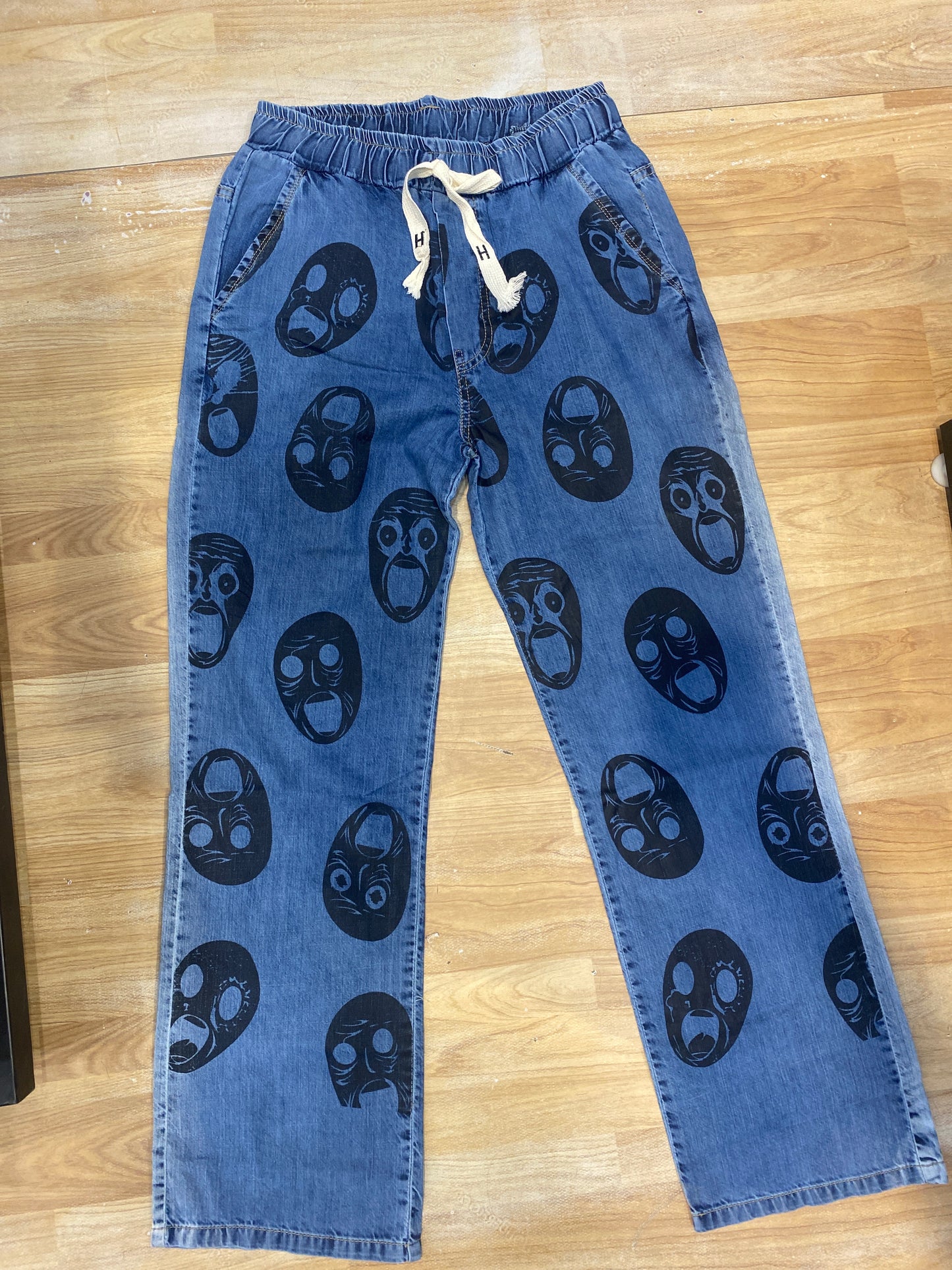 Import Jeans Blue Colour Straight Fit Face Mask Print H9002