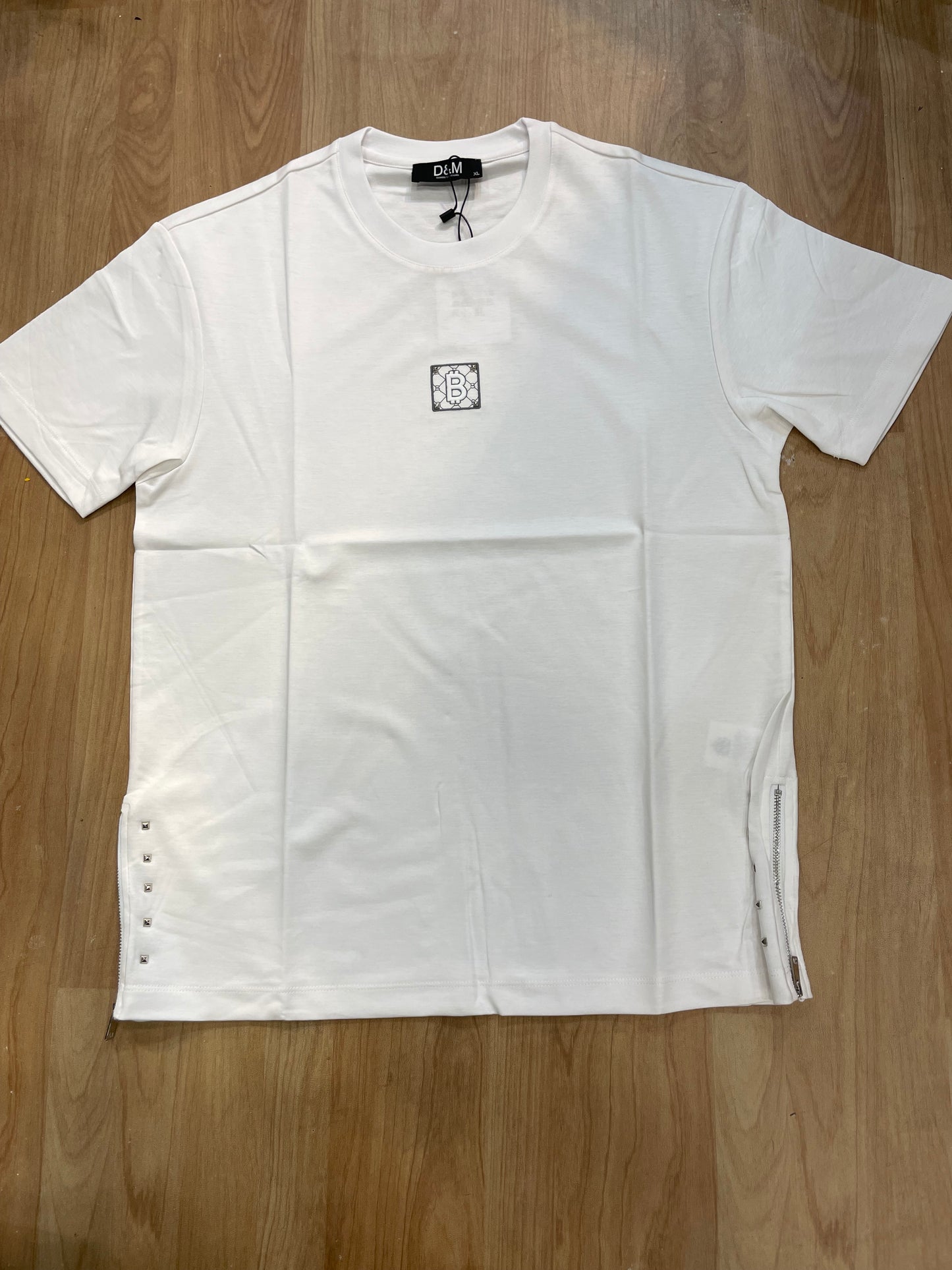 D&M White Colour B Embroidery Logo Imported Round Neck T-Shirt 6618