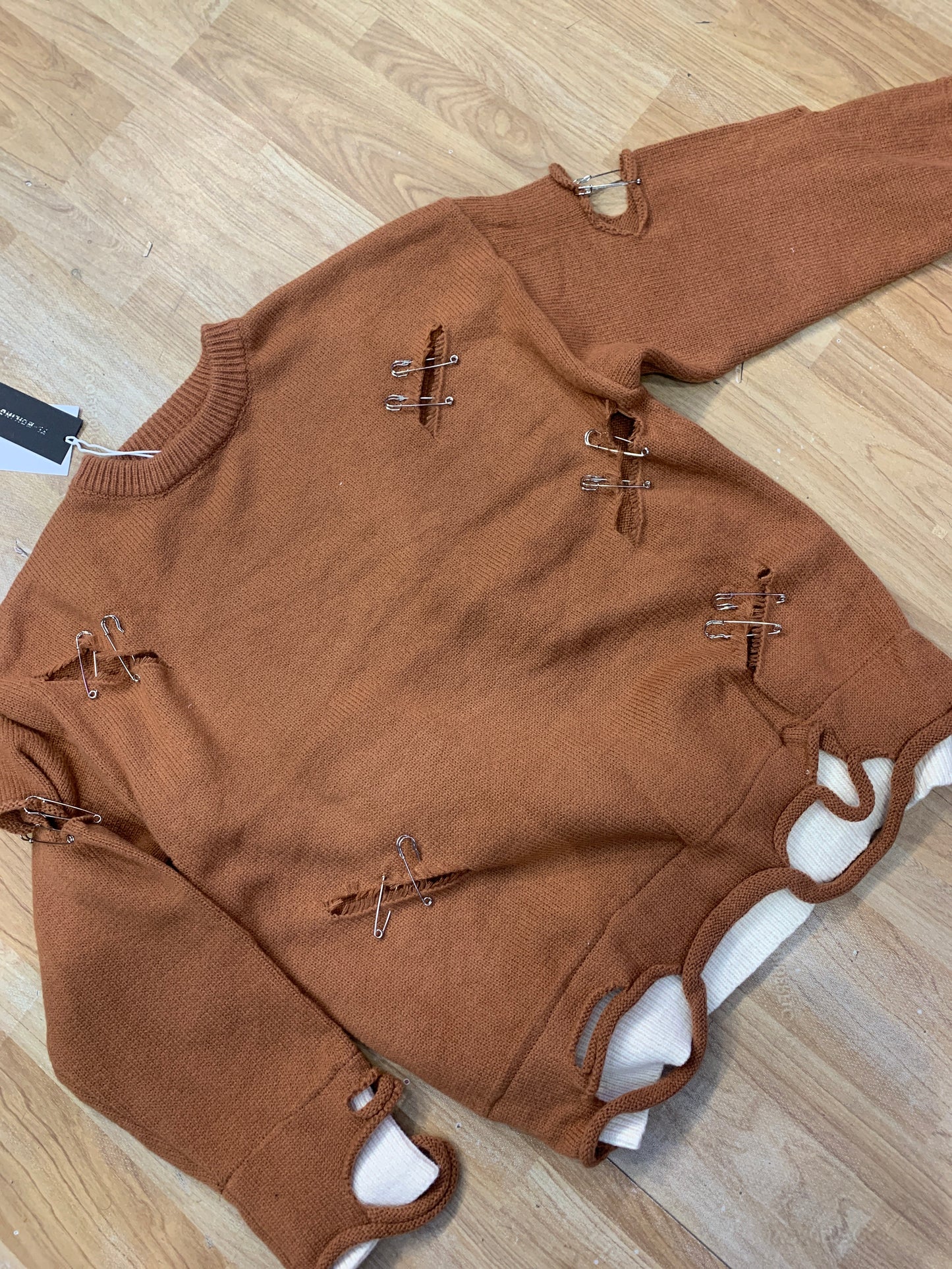 Important Ripped Crew Neck Knit Sweater Loose Fit Brown Colour K9077
