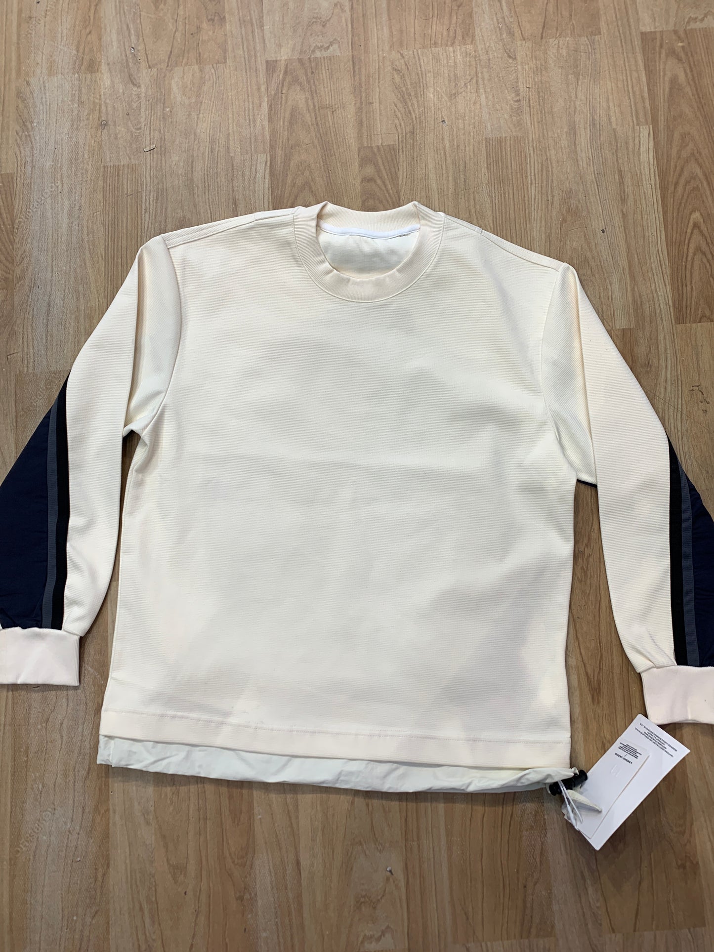 Important Sweatshirt Cream Colour & Sleeves Black drift W5301
