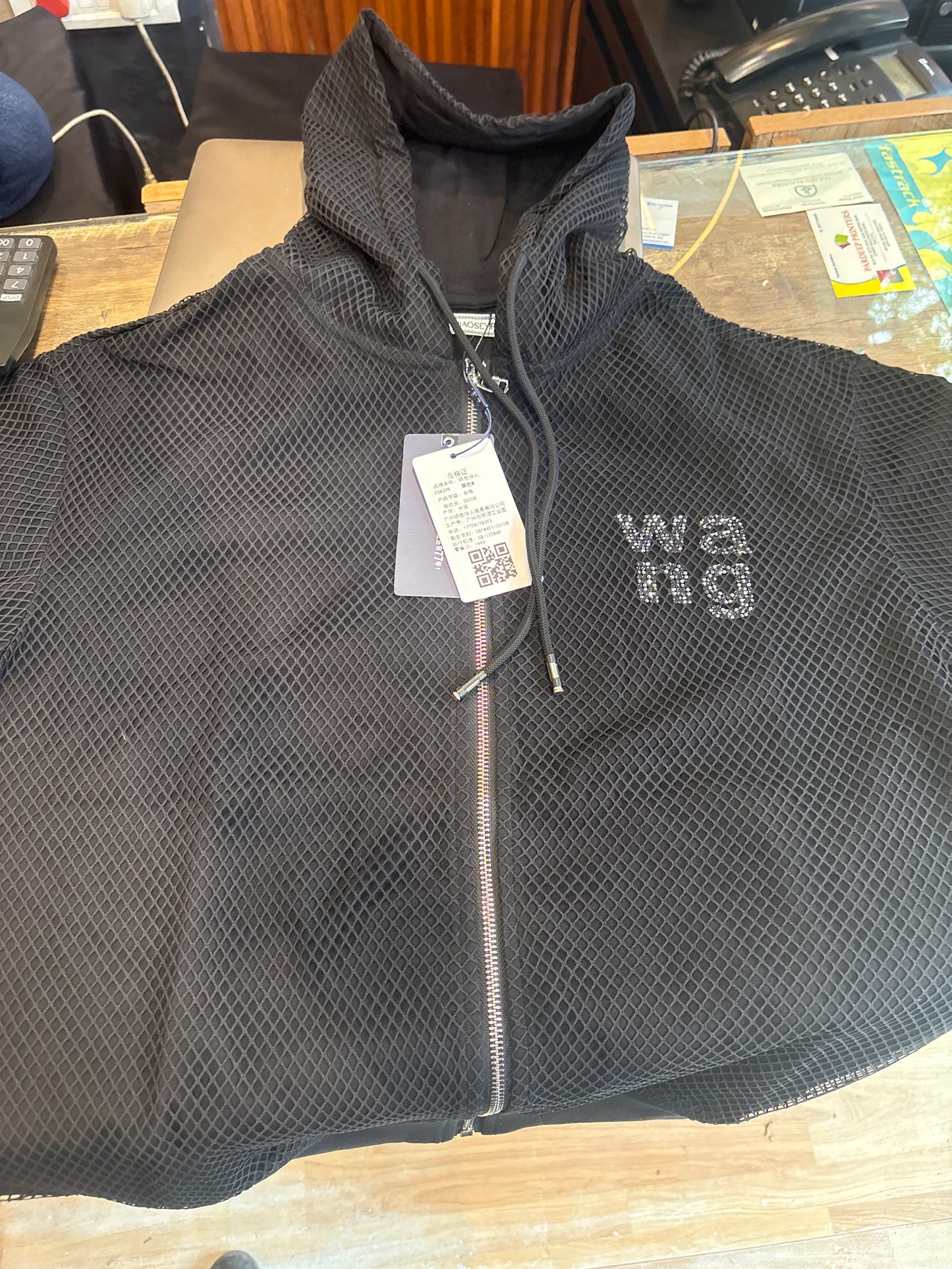 Jiaoseyiren Wang Black Net Half Sleeve Hood Zipper DG008