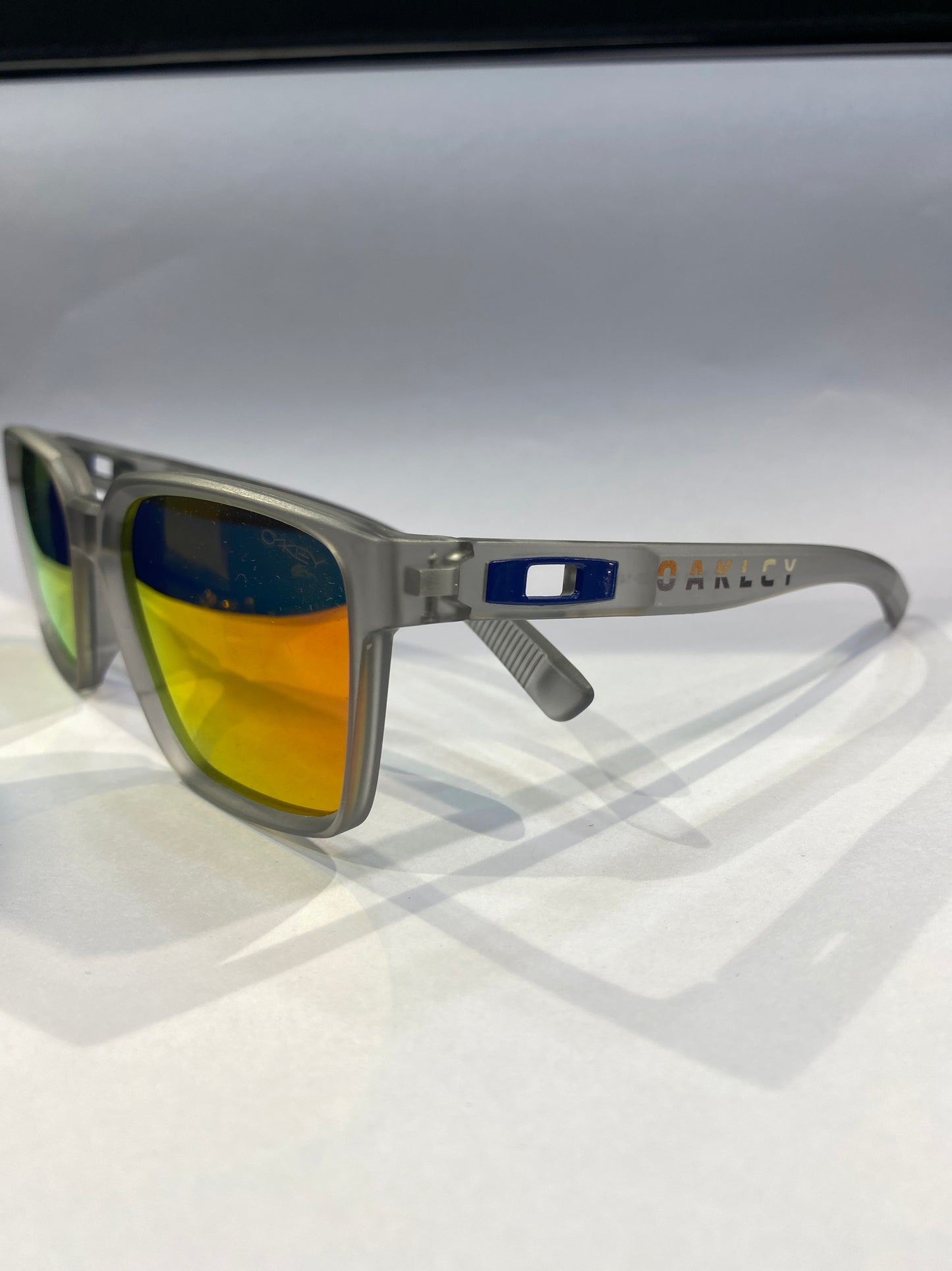 KAO OAK Smokey Grey Frame Red mercury Shade Unisex Sunglass ZJ3384 56 20 149