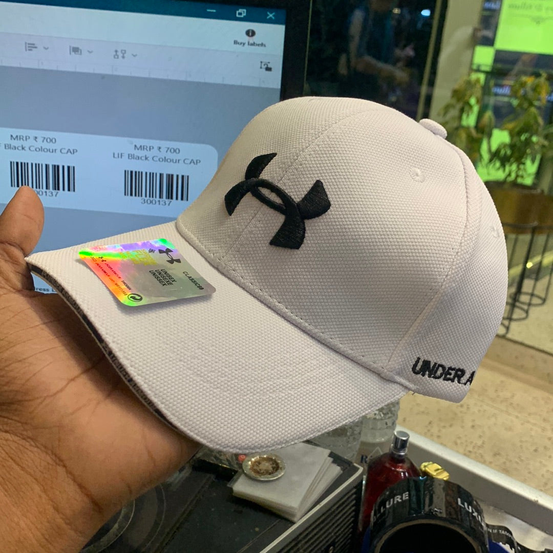 UND Black Colour Und logo Cap 10836