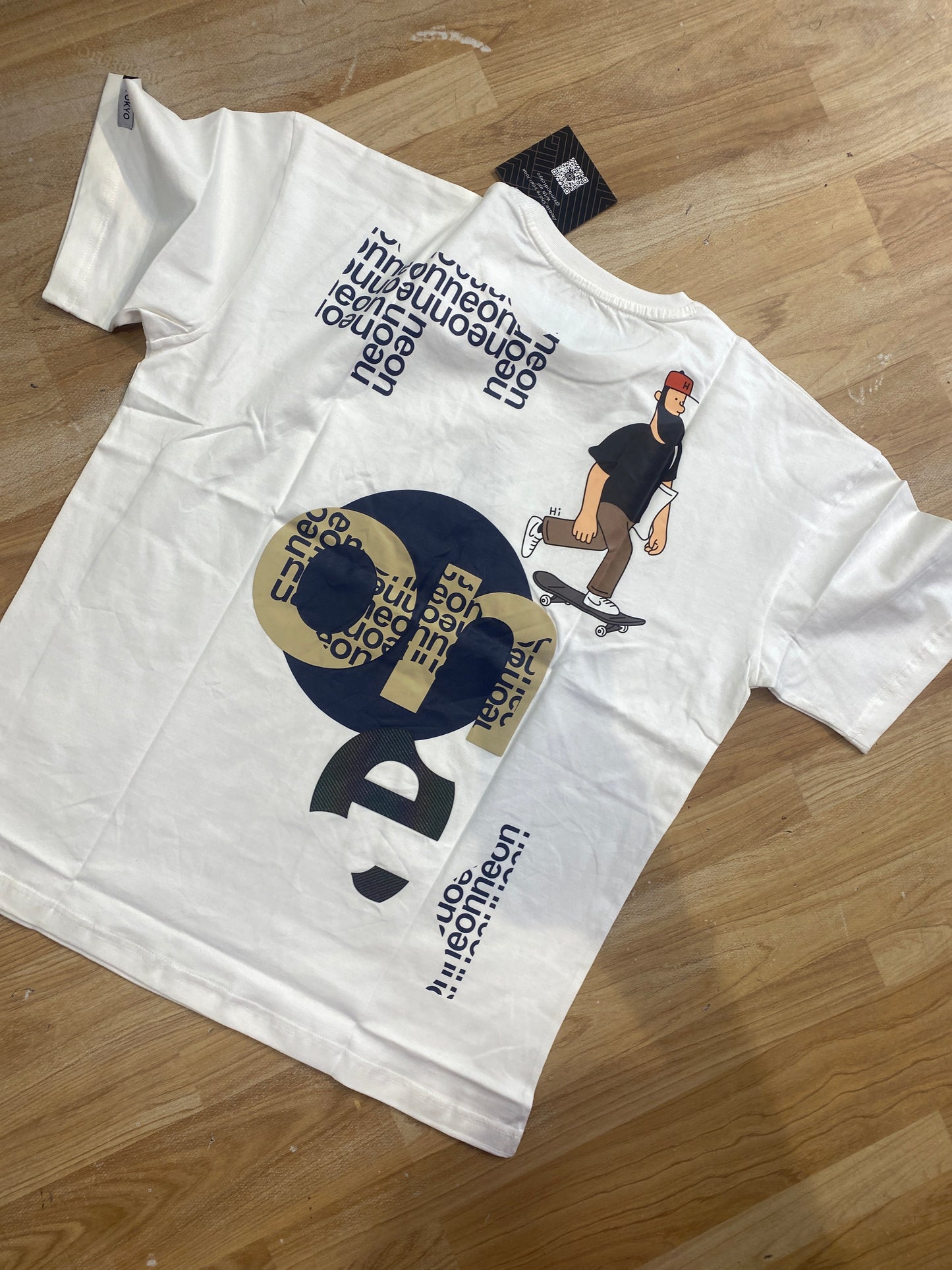 TIM & TOKYO Tshirt White Colour Back Print thru miles H1127