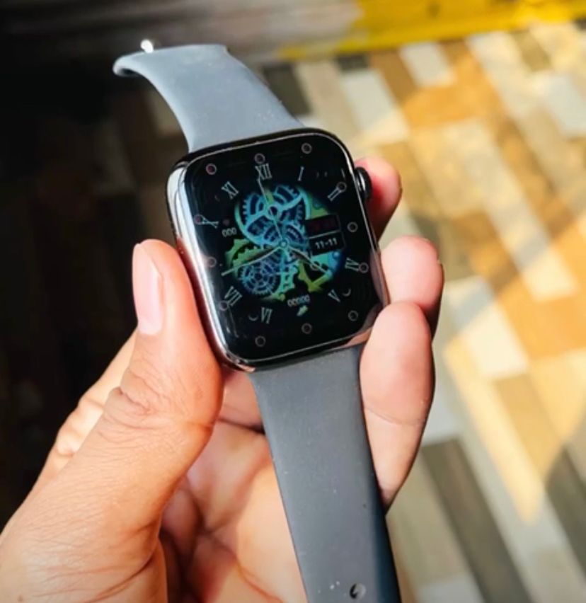 Smart watch Series-8 apple logo