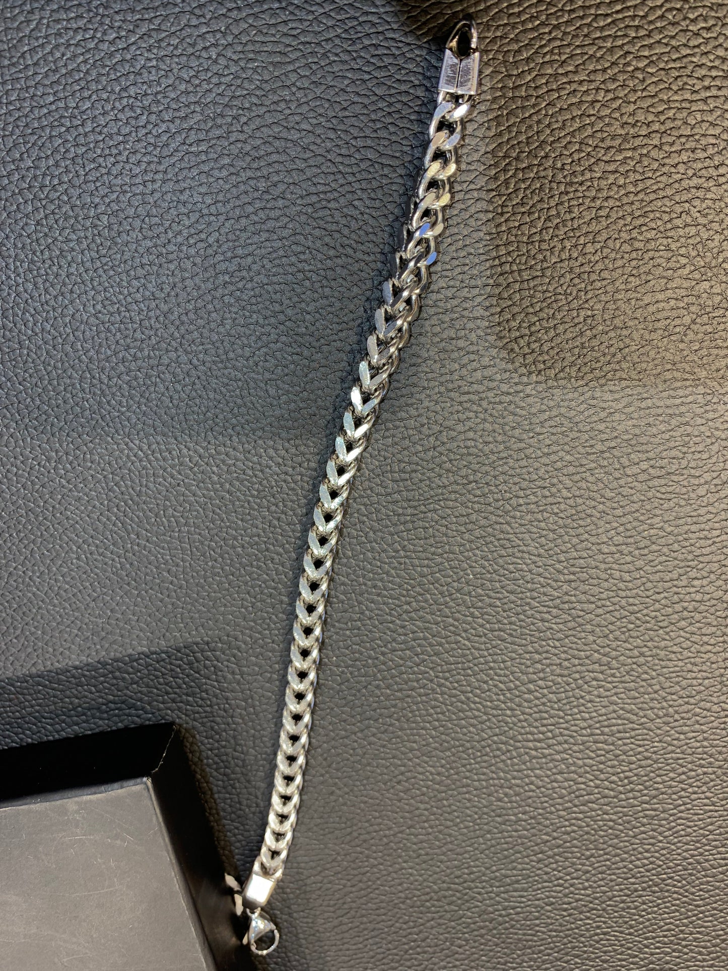 Silver Colour Unisex Chain Bracelet 987027