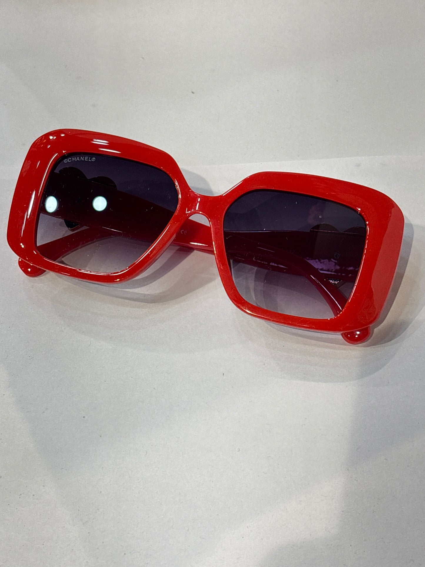 Cha Ahc Red Frame Black Shade Unisex Sunglass 55185417-142
