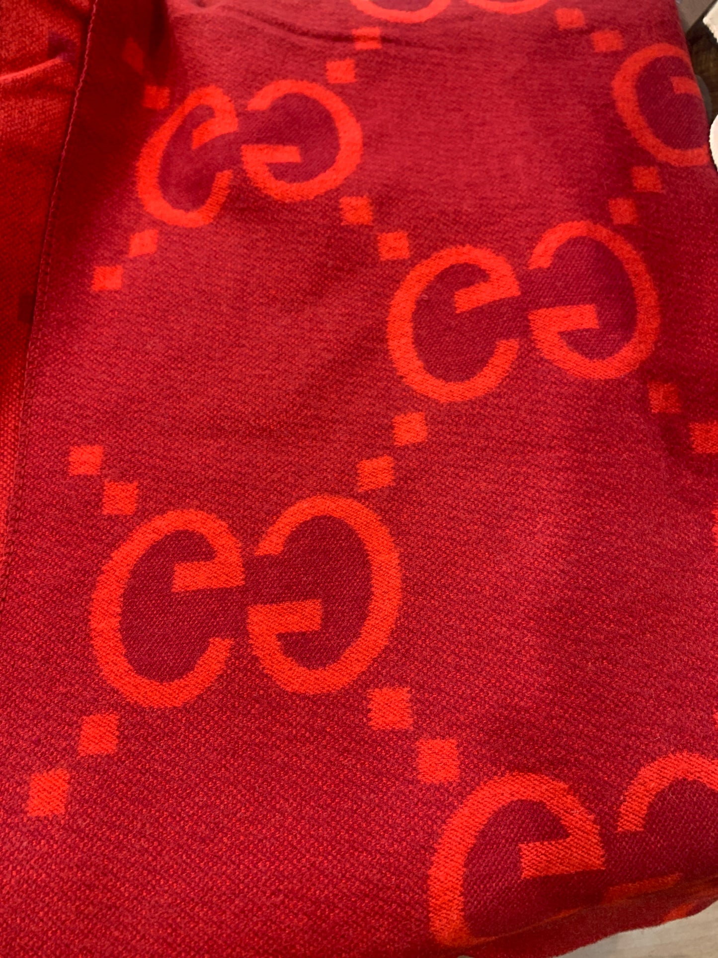 CUG stole Unisex Red Colour H9066