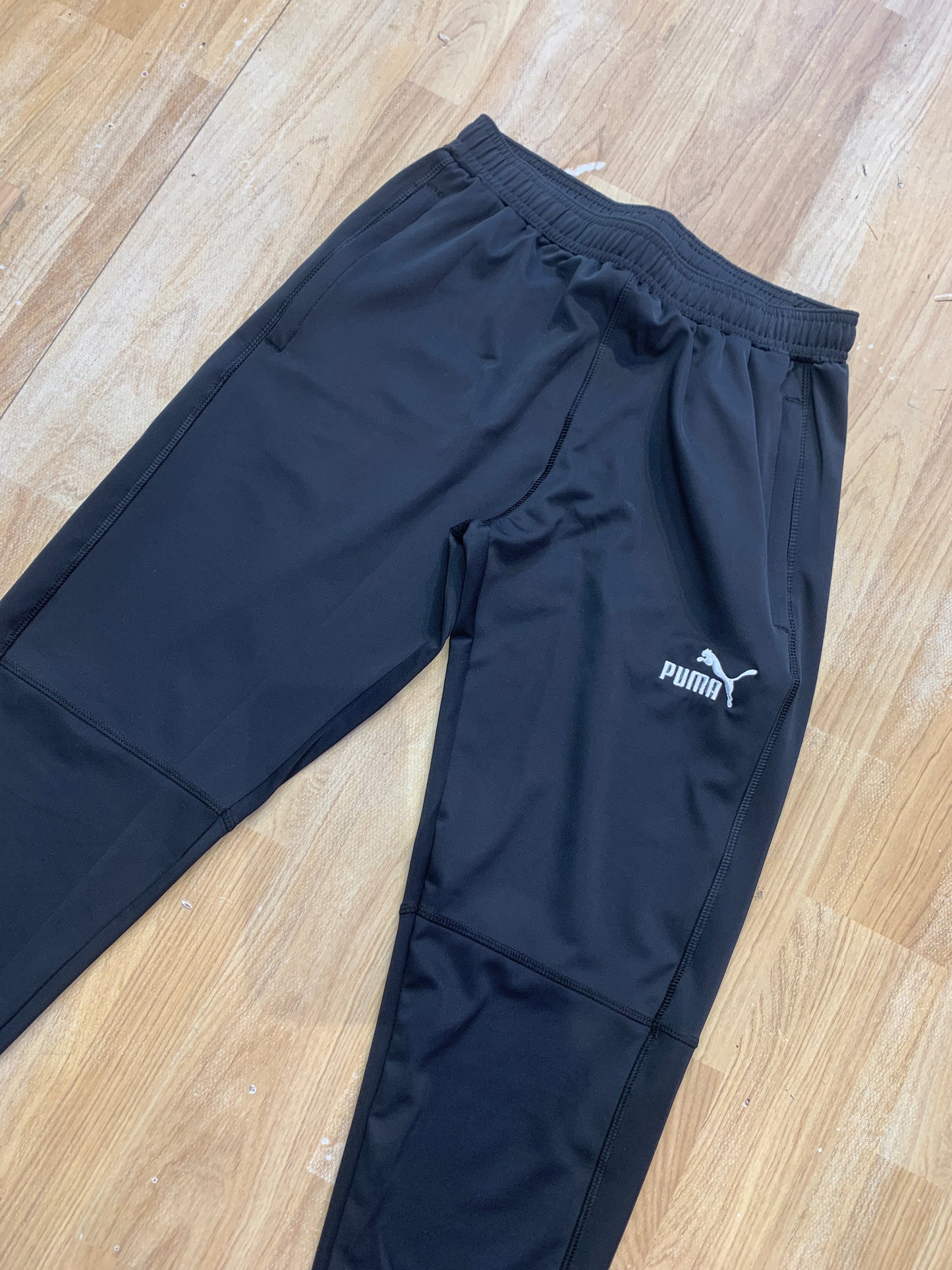 MUP PUM black imported lower Regular Fit Mup white logo 988639