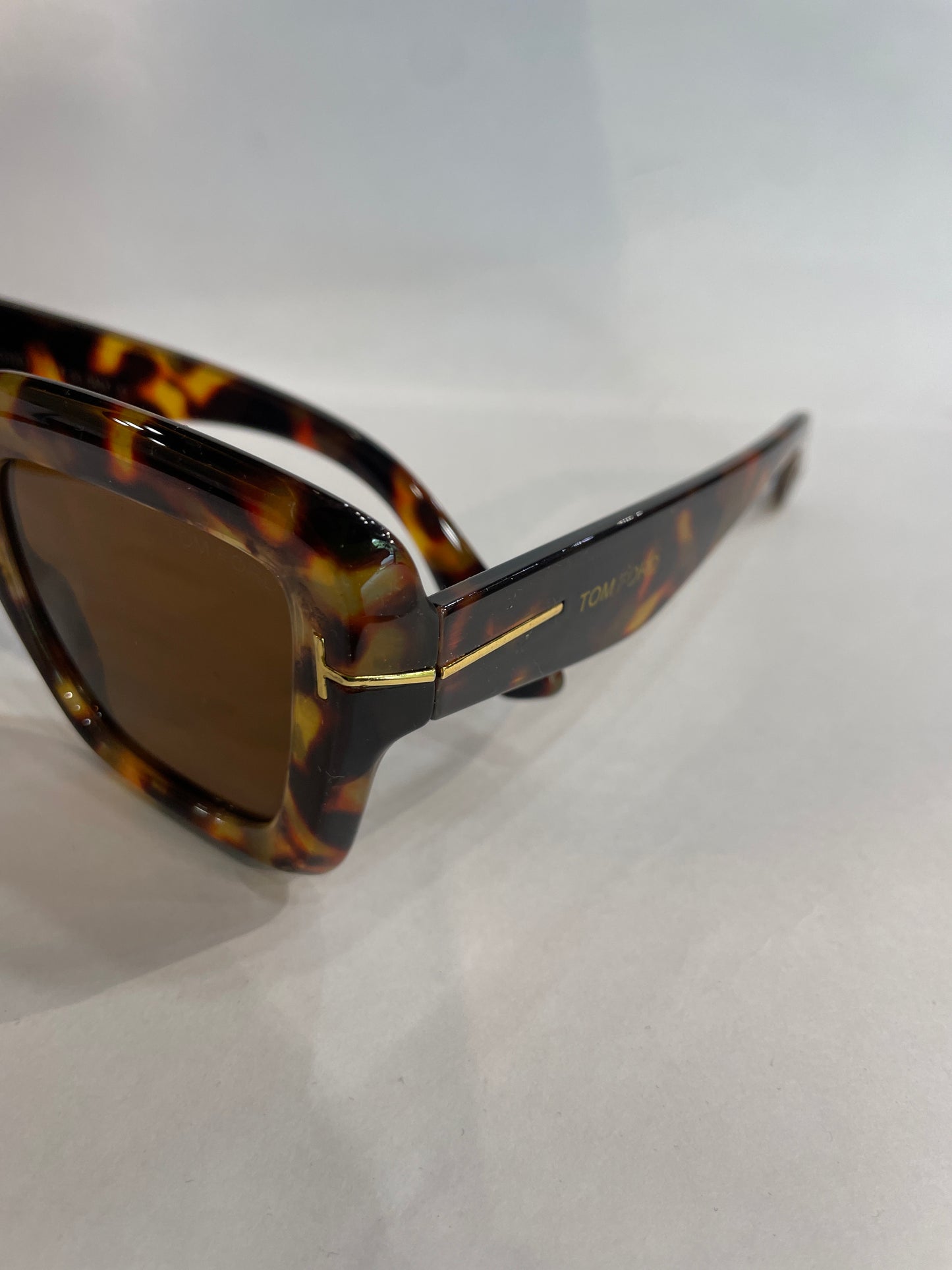 MOT TOM Leopard Frame Brown Shade Unisex Sunglass SUN2037