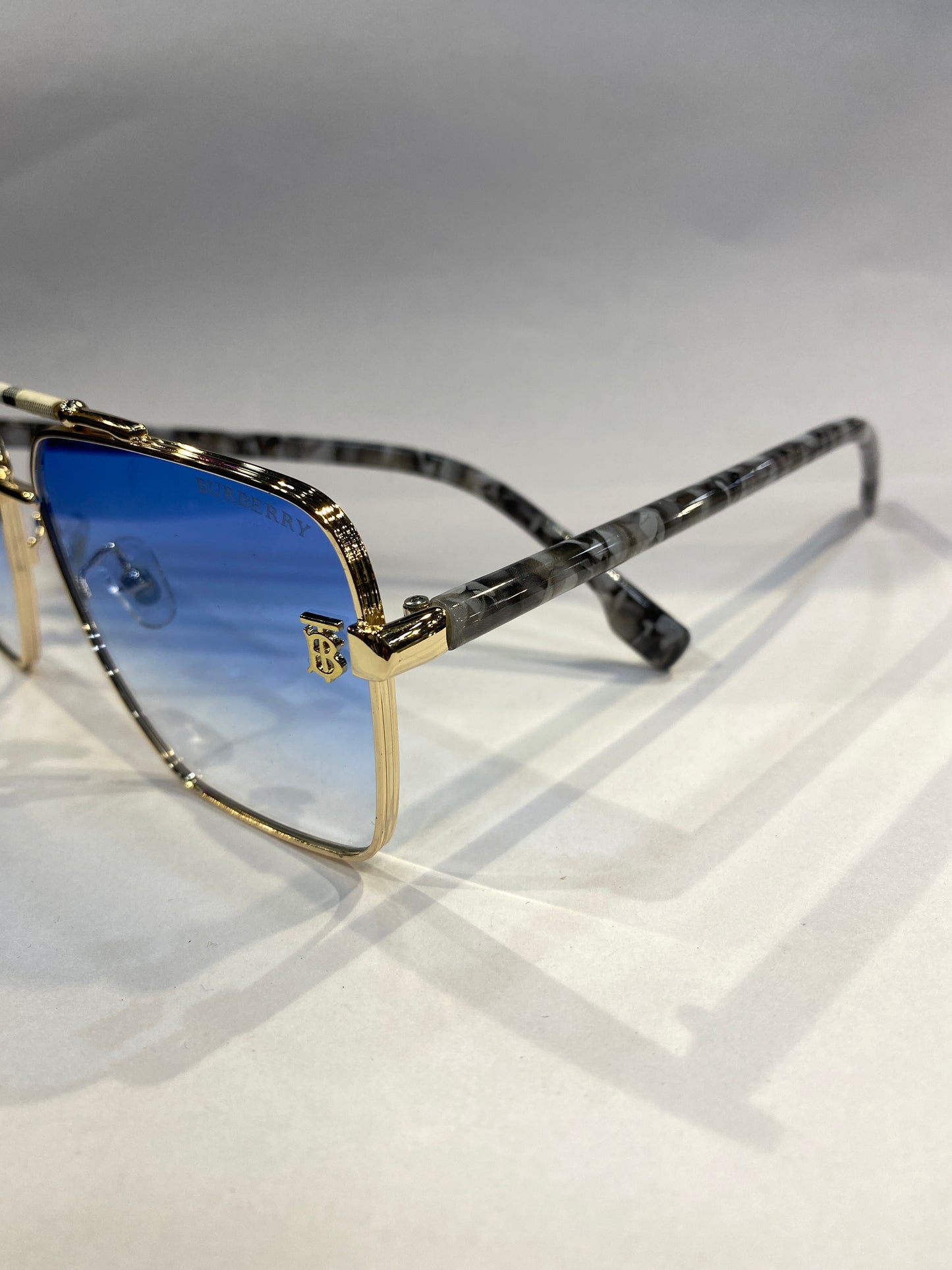 RUB Golden Frame Black Sky Shade Unisex Sunglass 5G100 50 17 150