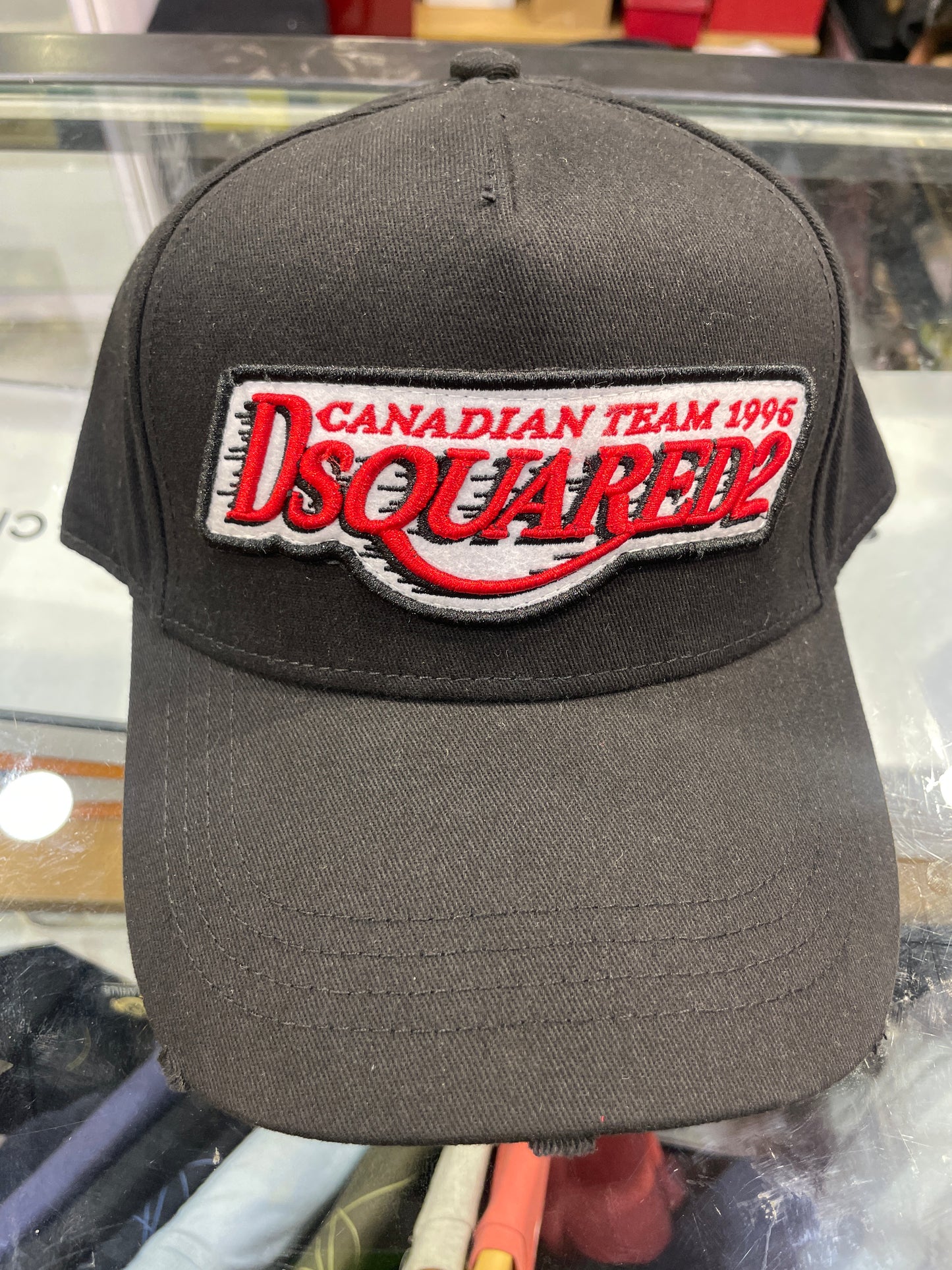 QSD Black Colour Red Black Colour Embroidery Imported Cap 990806