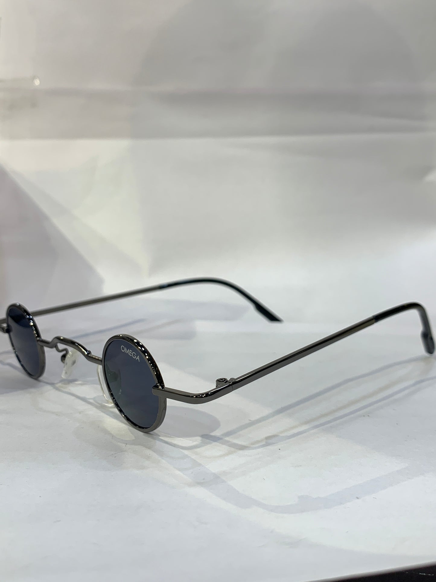 EMO Black glossy Frame Black Shade Premium Quality Unisex Sunglass 674 28 39 138