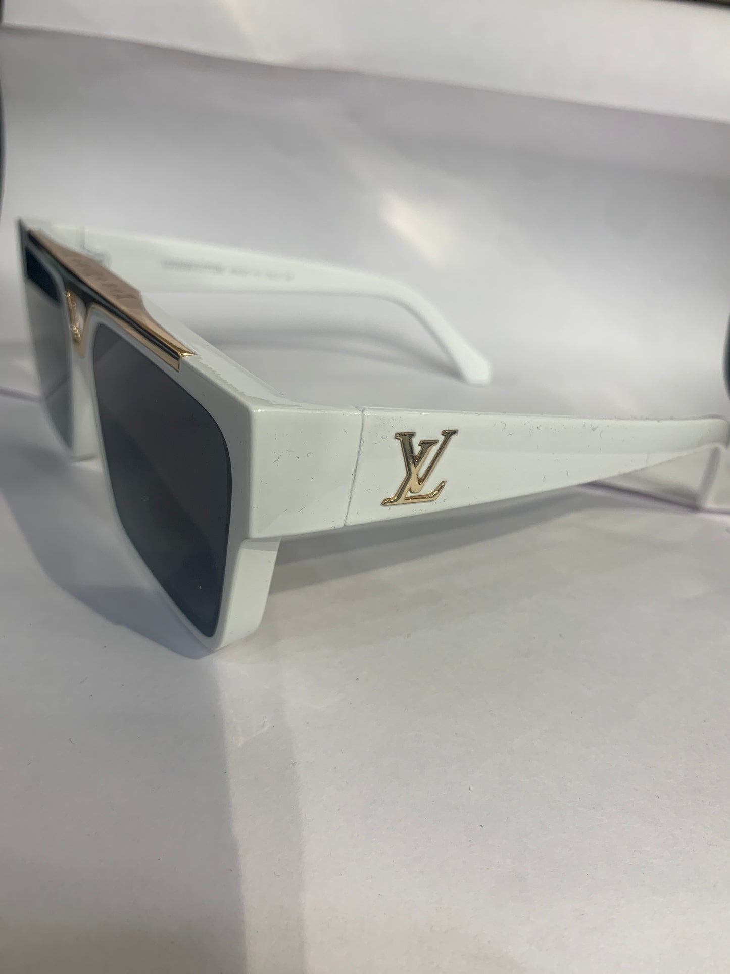 UOL White Frame Black Shade Unisex Sunglasses 1984 52 18 145