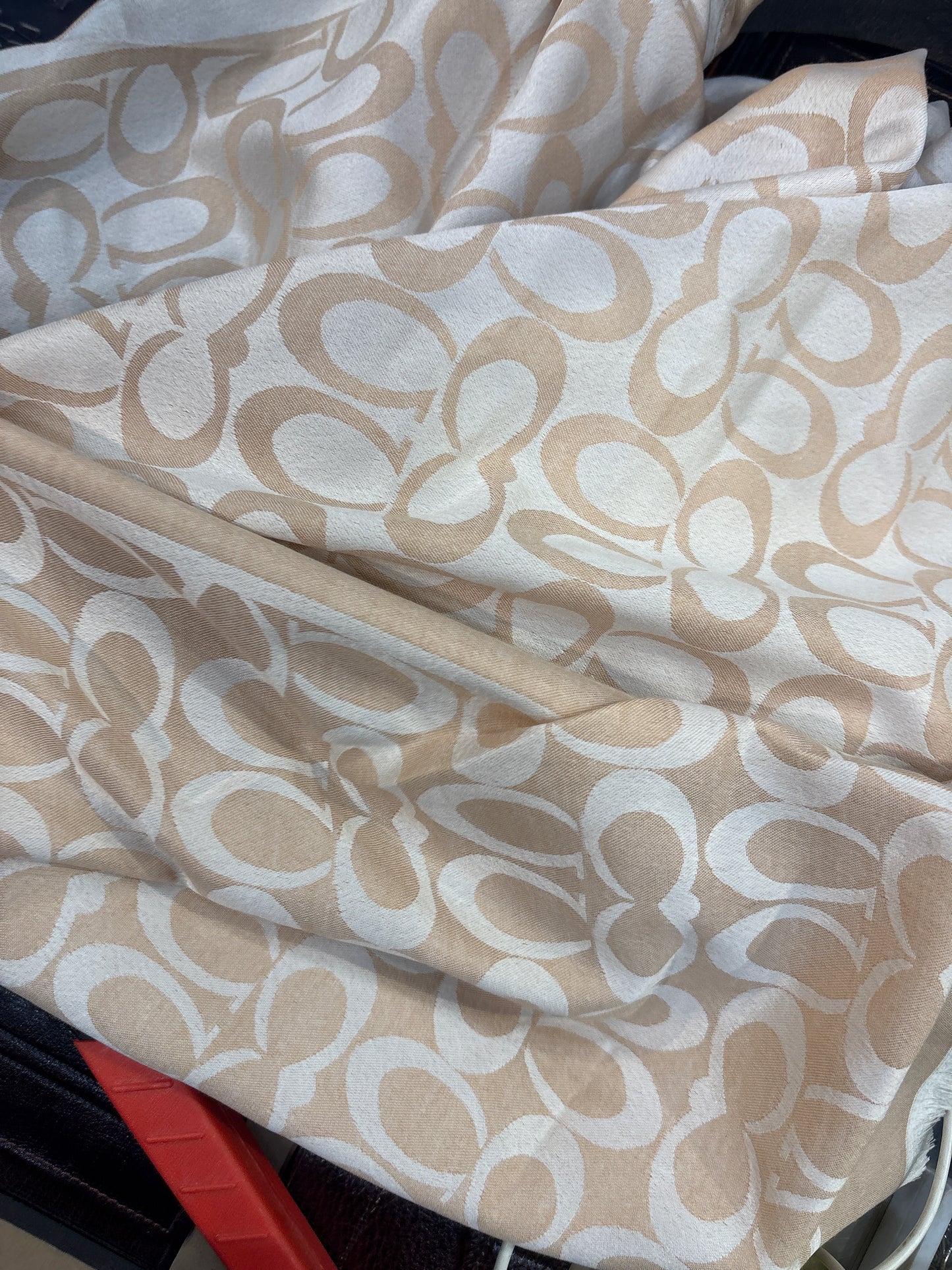 AOC stall Beige Cream printed 989690