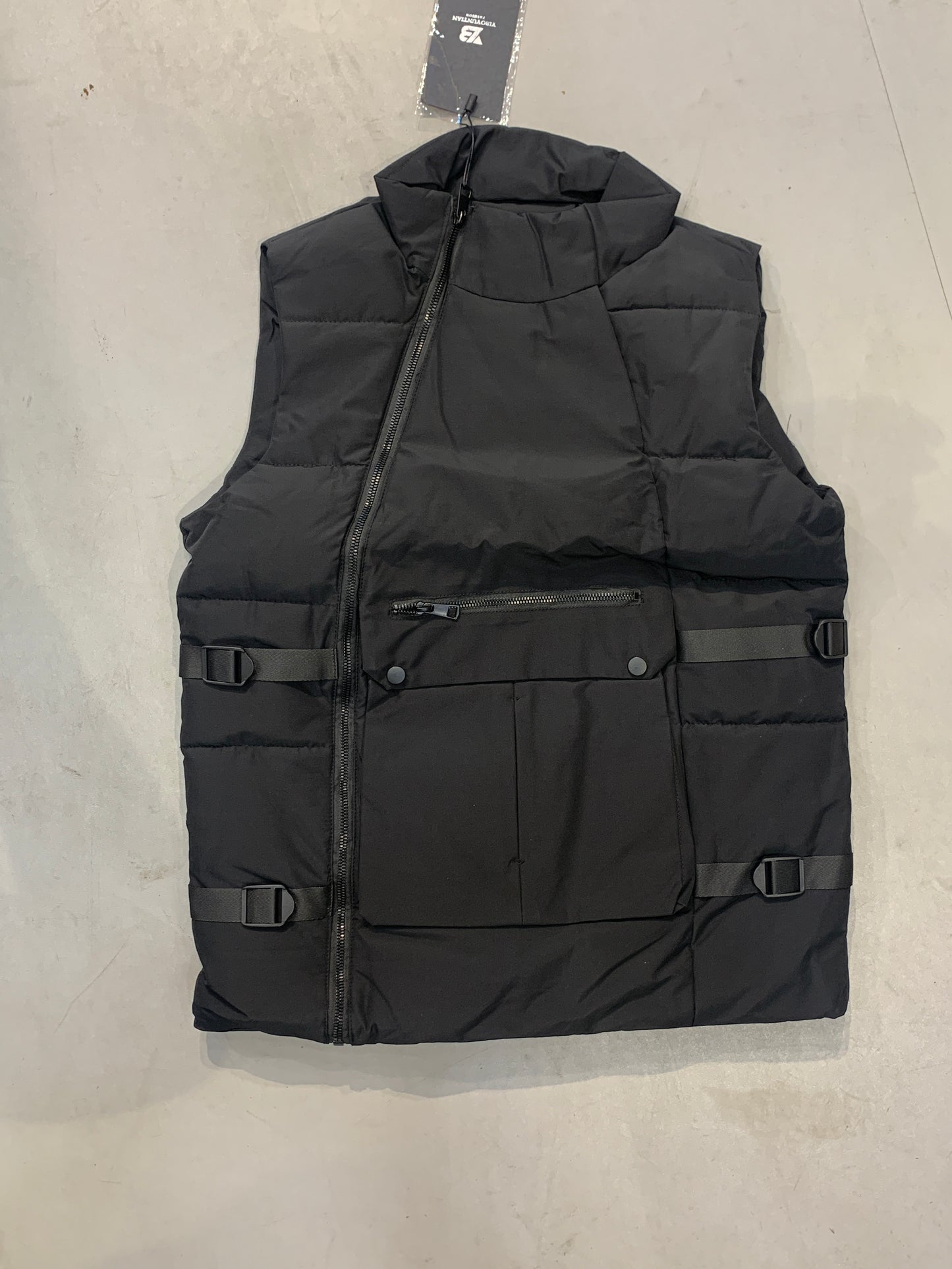 YIBOYUNTIAN YB FASHION CLASSIC Black Colour Side Zipp Half Puffer Jacket YB-903