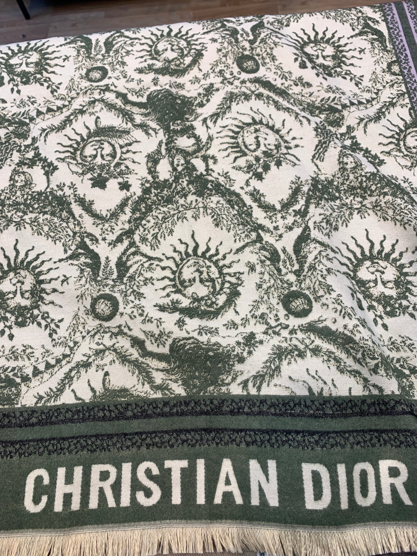 OID Green Colour Unsex stole 90948