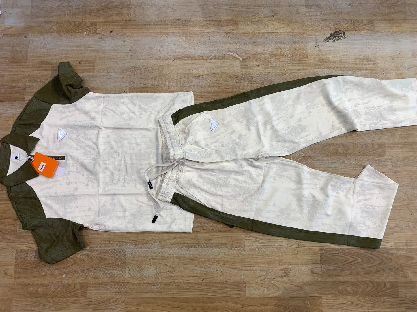 Green Cream Colour Imported Collar Half Zipp Style Unisex Cord Set 803