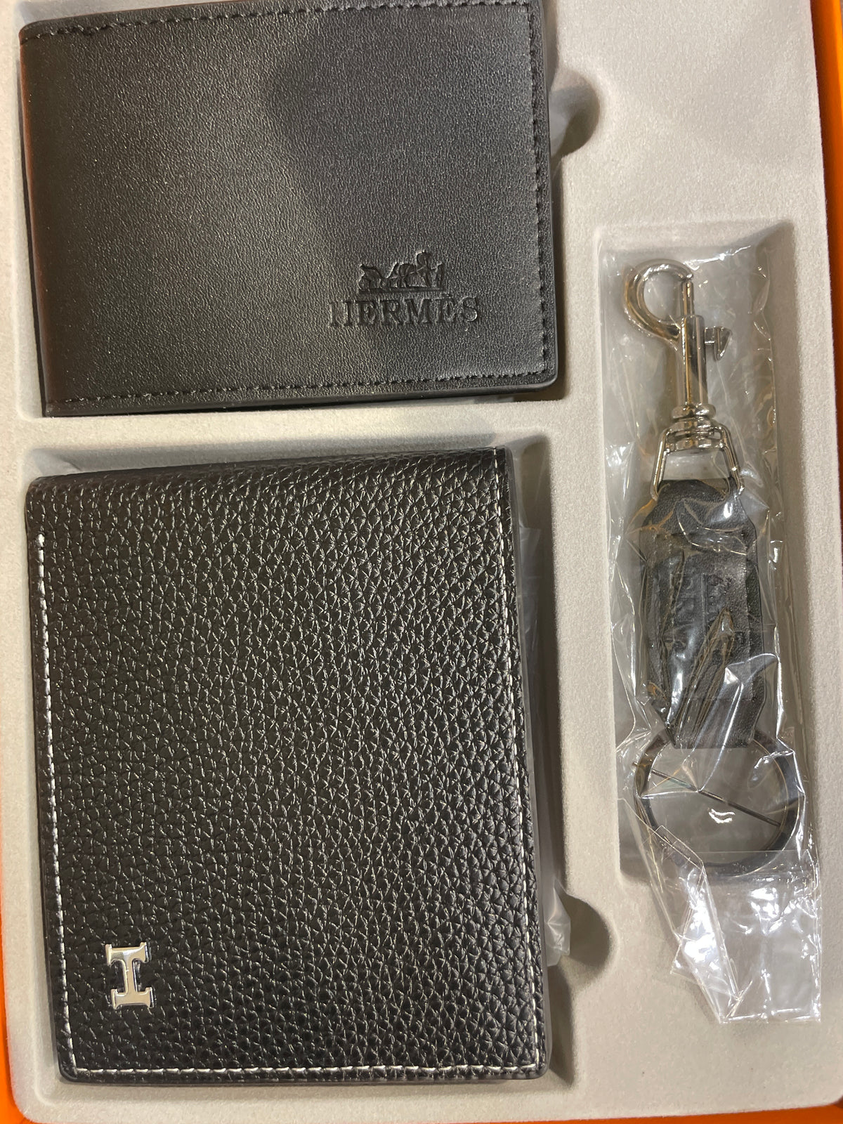 REH HER Black Colour Leather Men’s Wallet Card Holder & Key Chain Gift Combo Set 991358