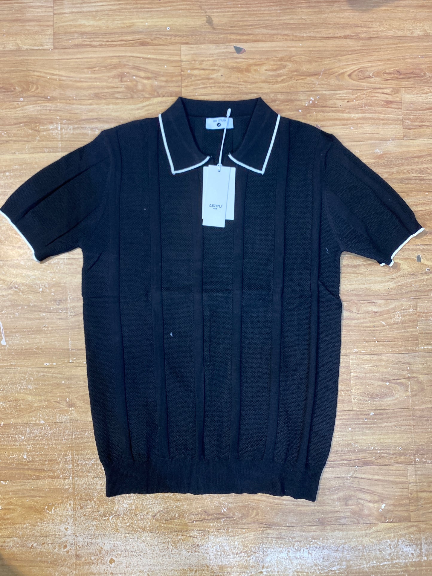 REA Aertu Black Colour Knitted Premium Quality White Lining Collar T-Shirt R86135