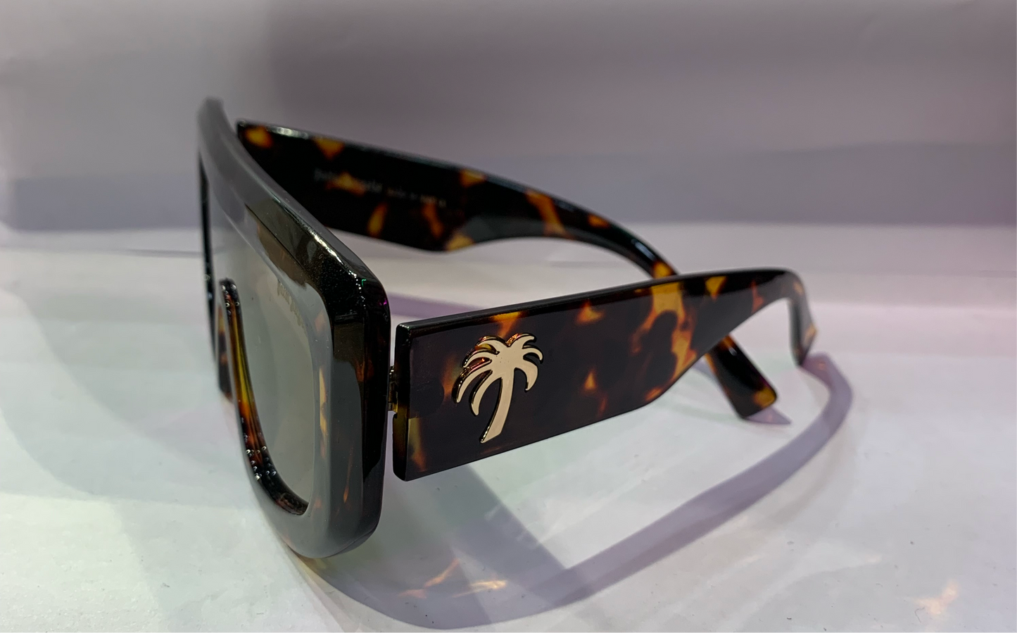 LAP Glossy Leopard Frame Yellow Shade Brown Leopard Stick Unisex Sunglasses OD98037 C4