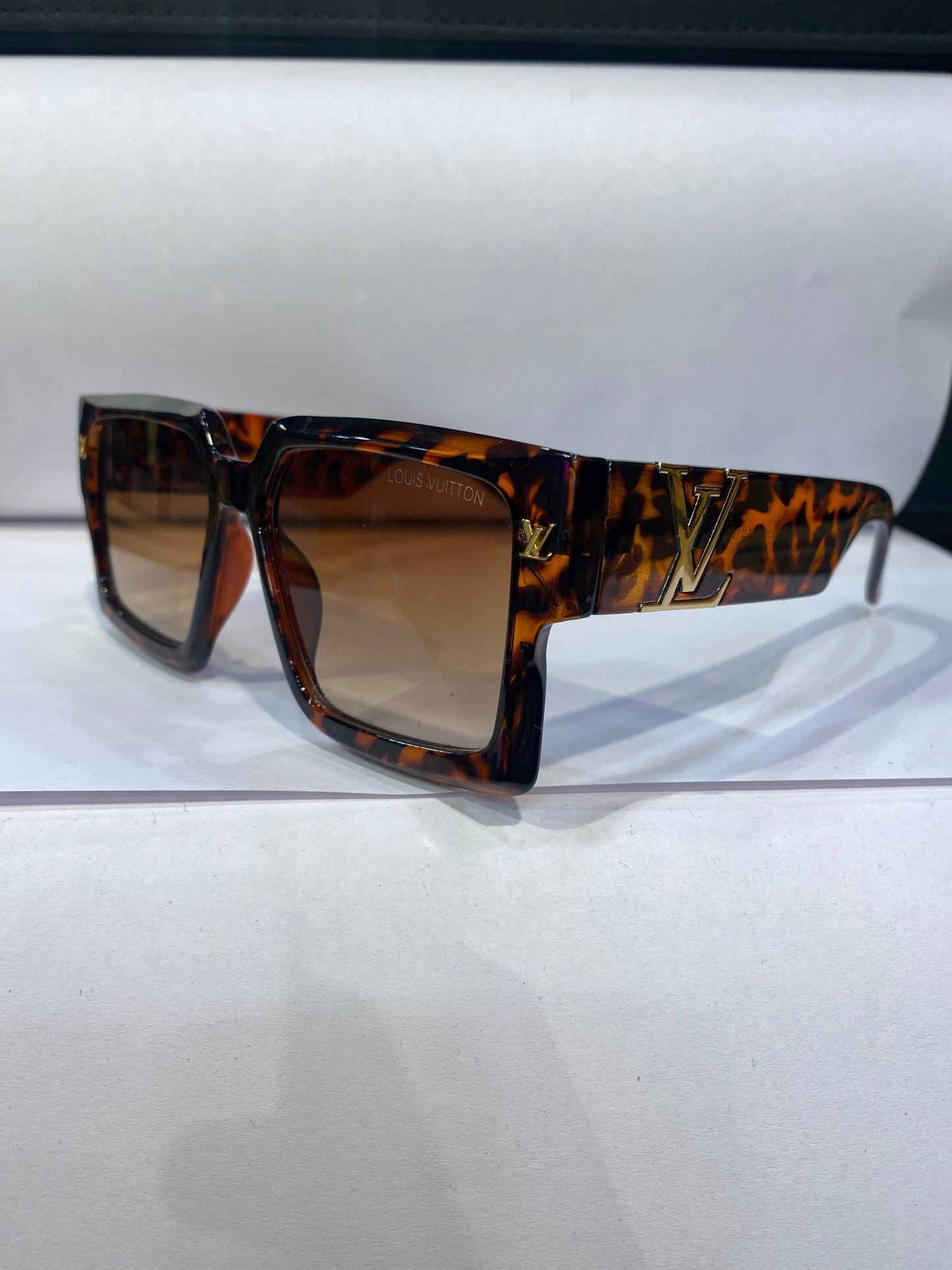 Uol Leopard Frame Brown Shade Unisex Sunglass Z2209E 55 16 146