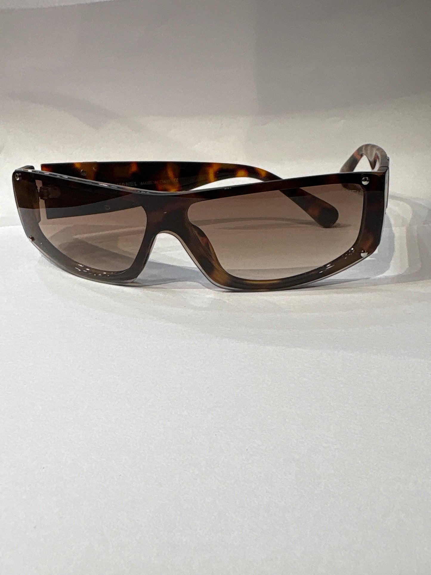 Ahc Cha Leopard Brown Frame Brown Shade Unisex Sungless Sun042