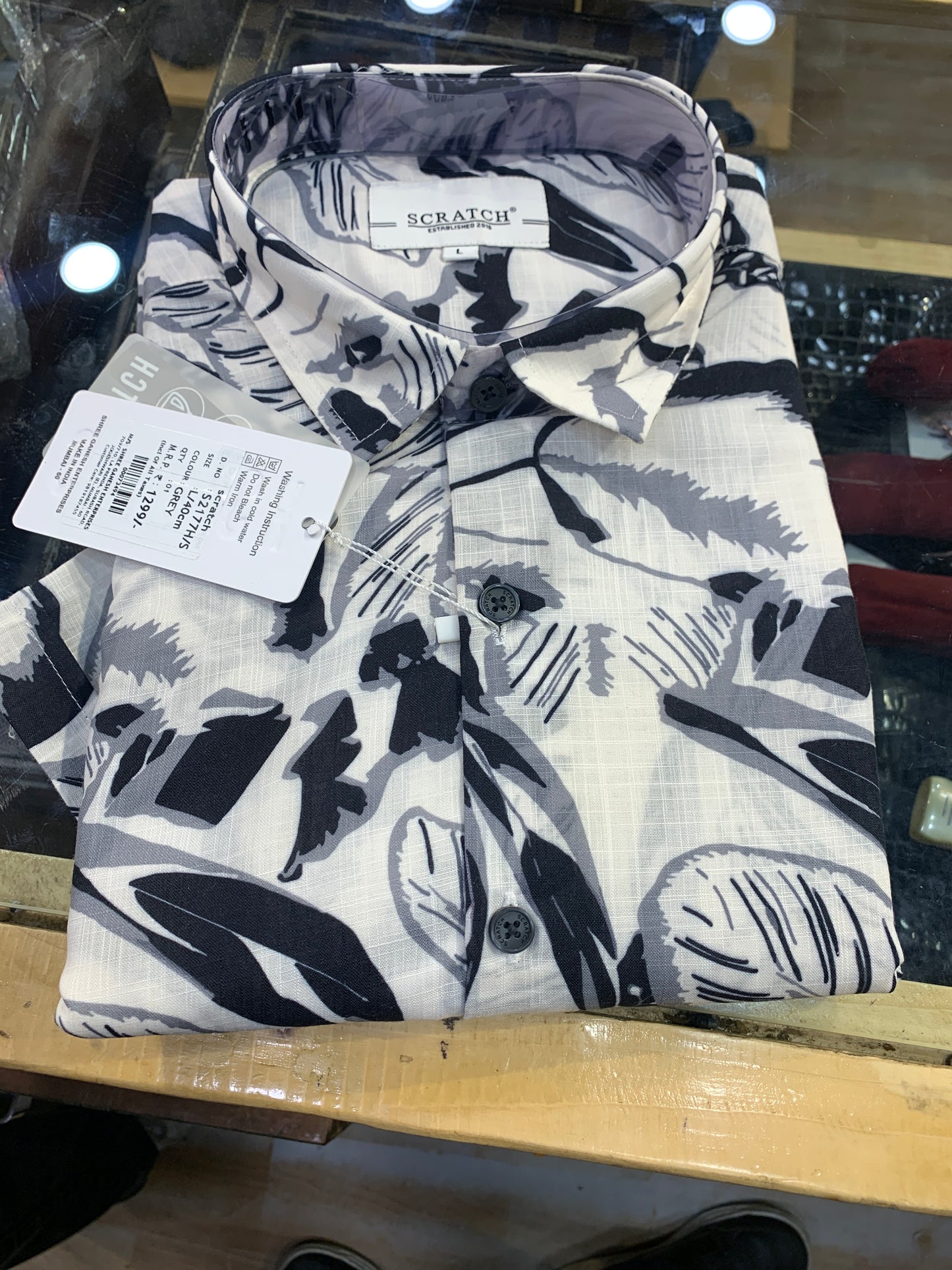 White leaf Print SCRATCH Shirt Haft Selves 00073496