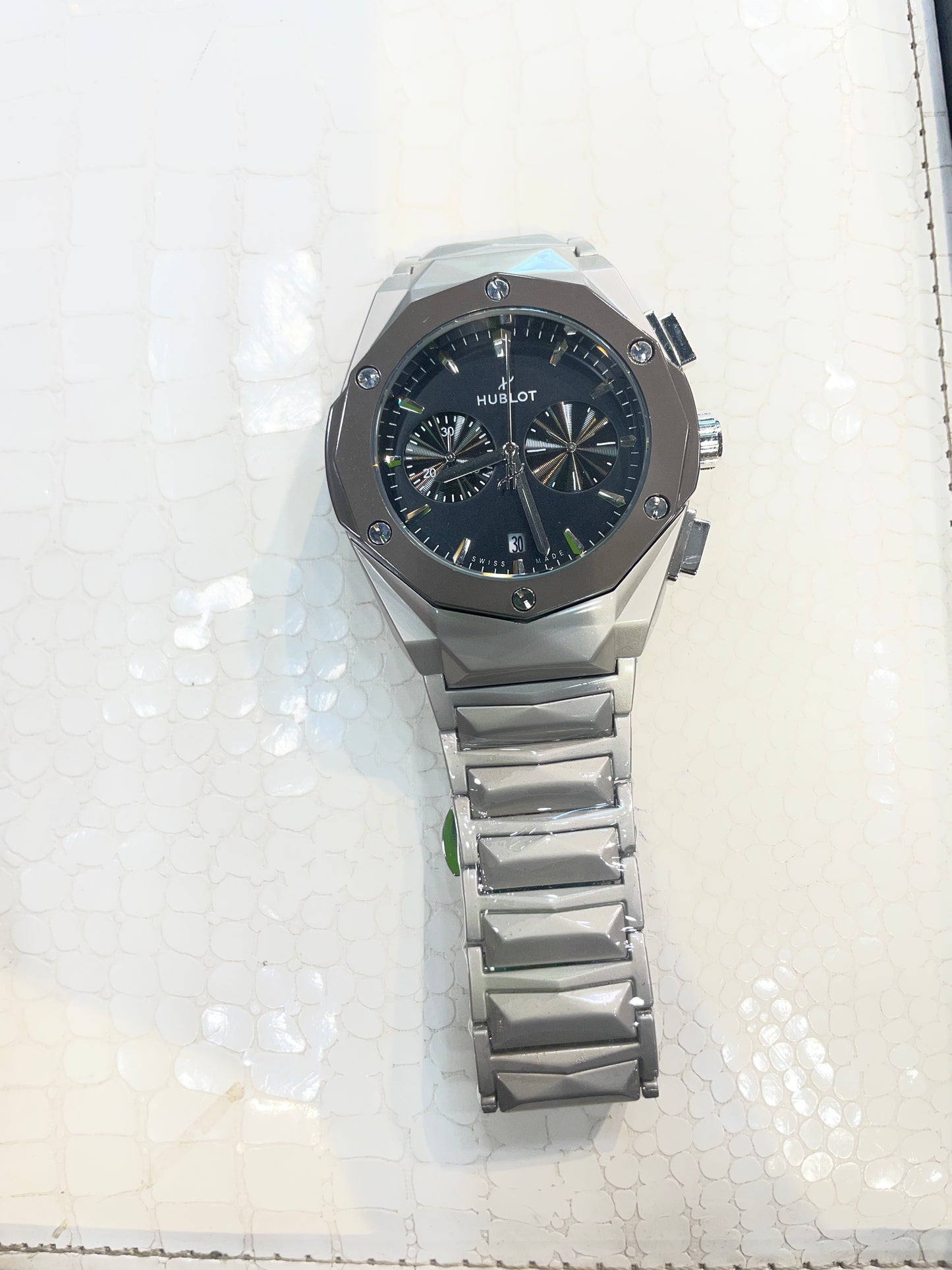 BUH HUB Silver Chain Black Dial Premium Quality Men’s Watch 990922