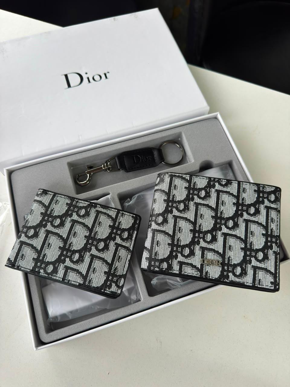 OID DIO Grey Black Colour Leather Men’s Wallet Card Holder & Key Chain Gift Combo Set 991352