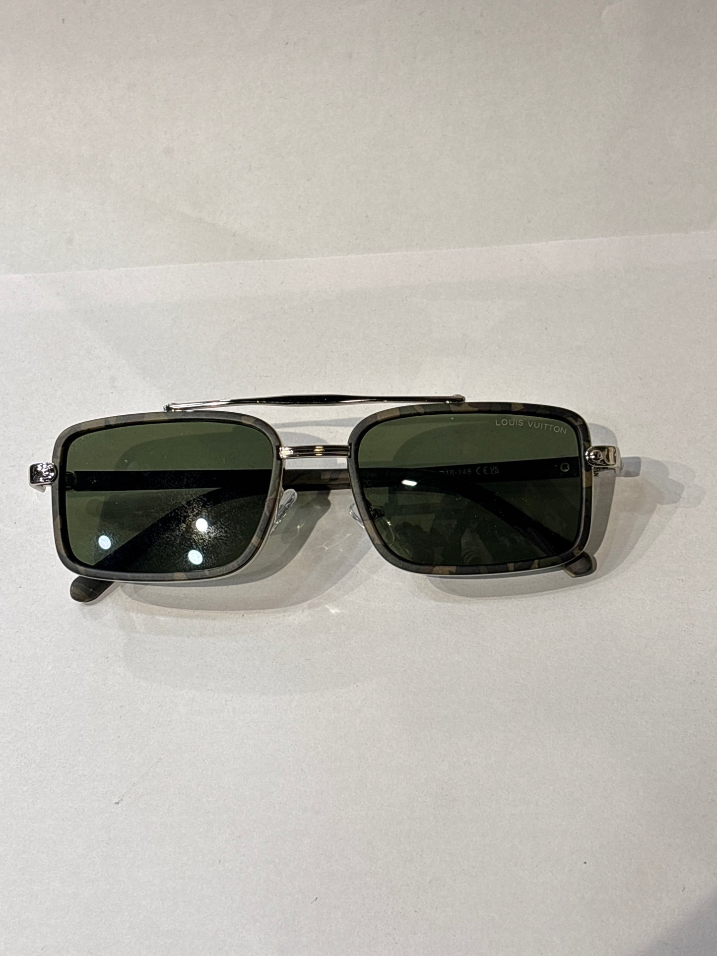 Uol Silver Military Frame Green Shade unisex Sunglass ZS983355018-145