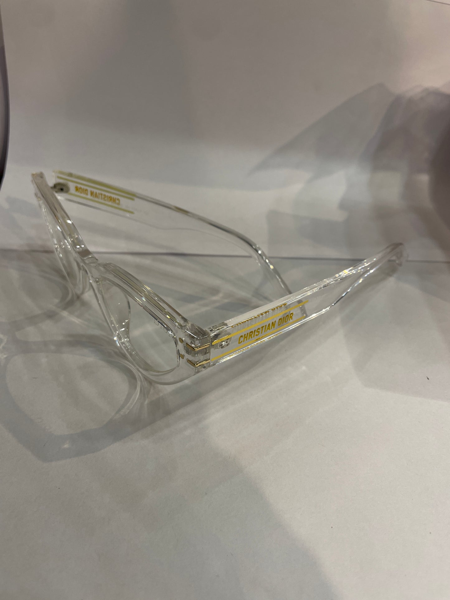 OID Transparent Frame Trancy Shade Unisex Sunglasses D28 52 17 142