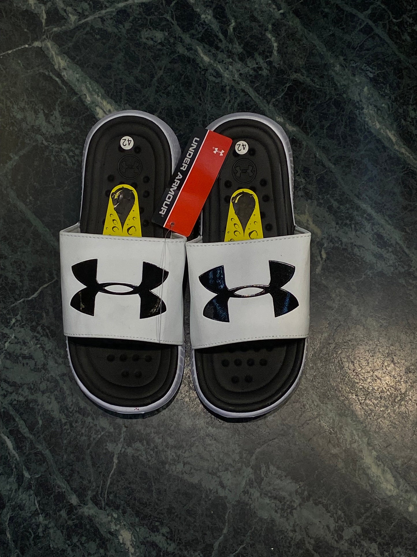 DNU White Black Colour 987193