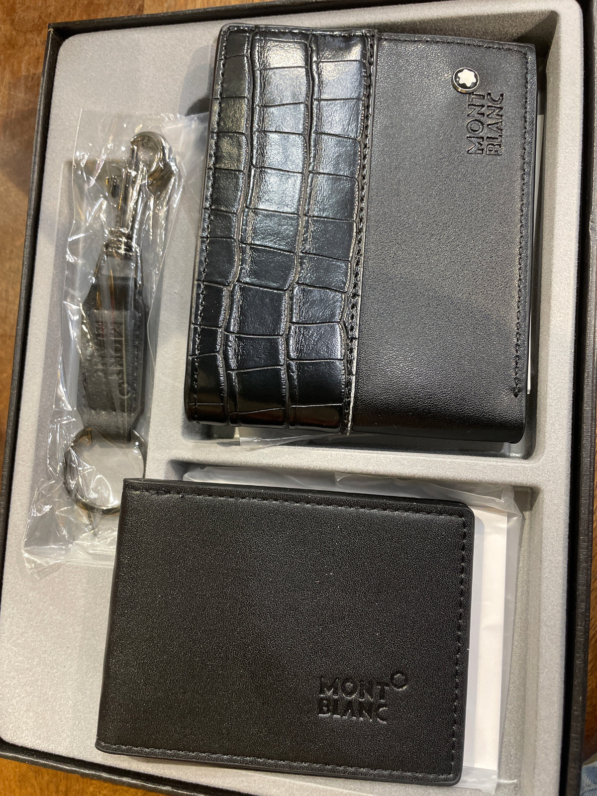 NOM MON Black Colour Leather Men’s Wallet Card Holder & Key Chain Gift Combo Set 991356