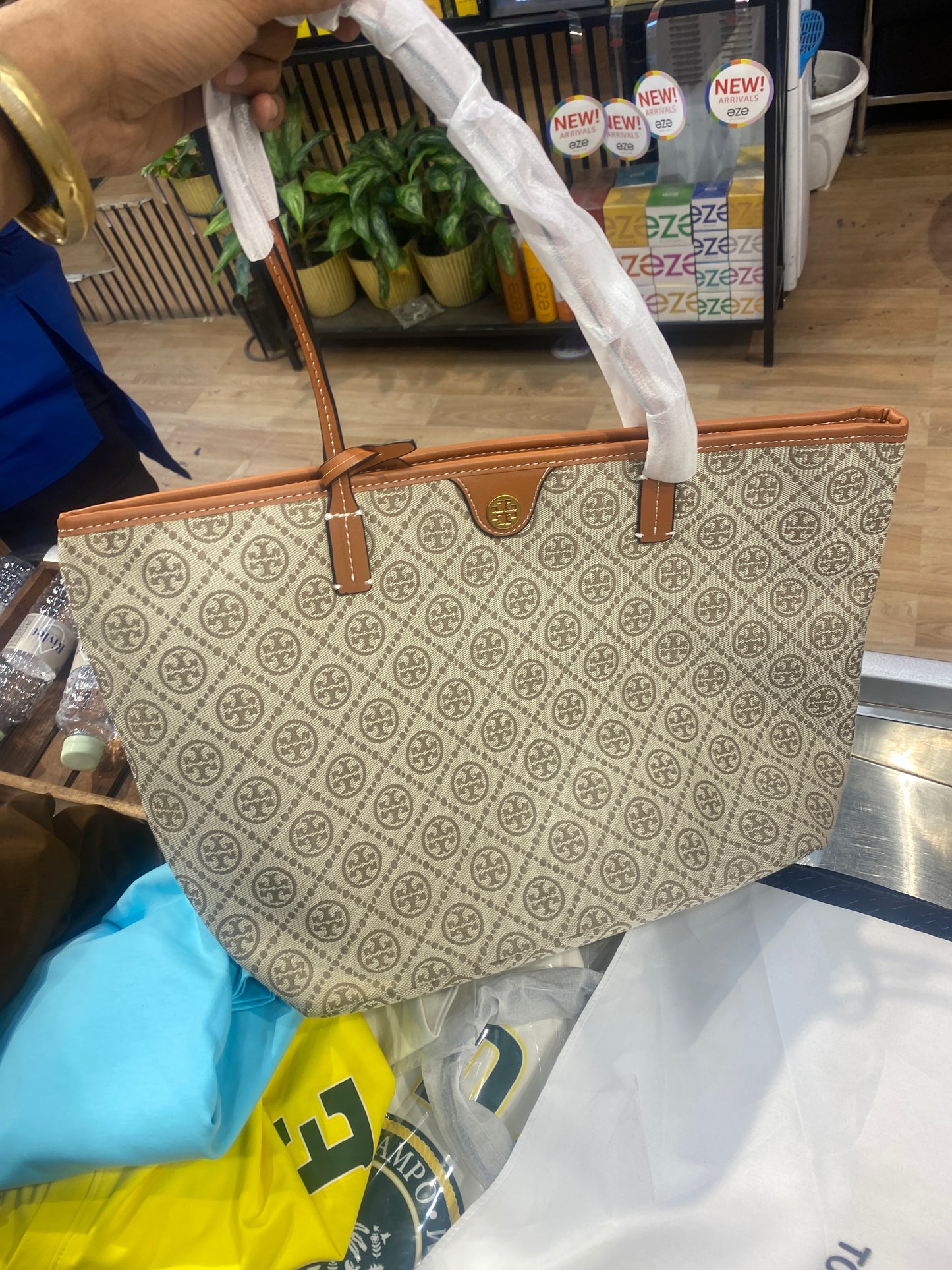 ROT TOR Beige Colour Ladies Tote Bag 988856