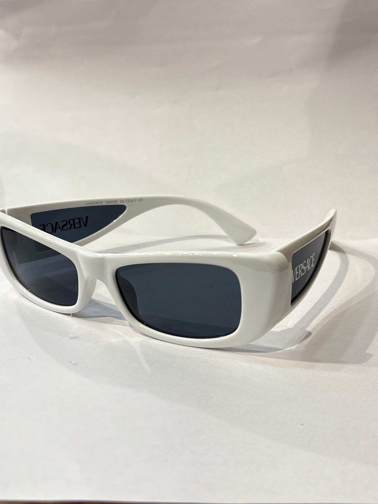 Rev Ver White Frame Black Frame Unisex Sunglass 44815417-140