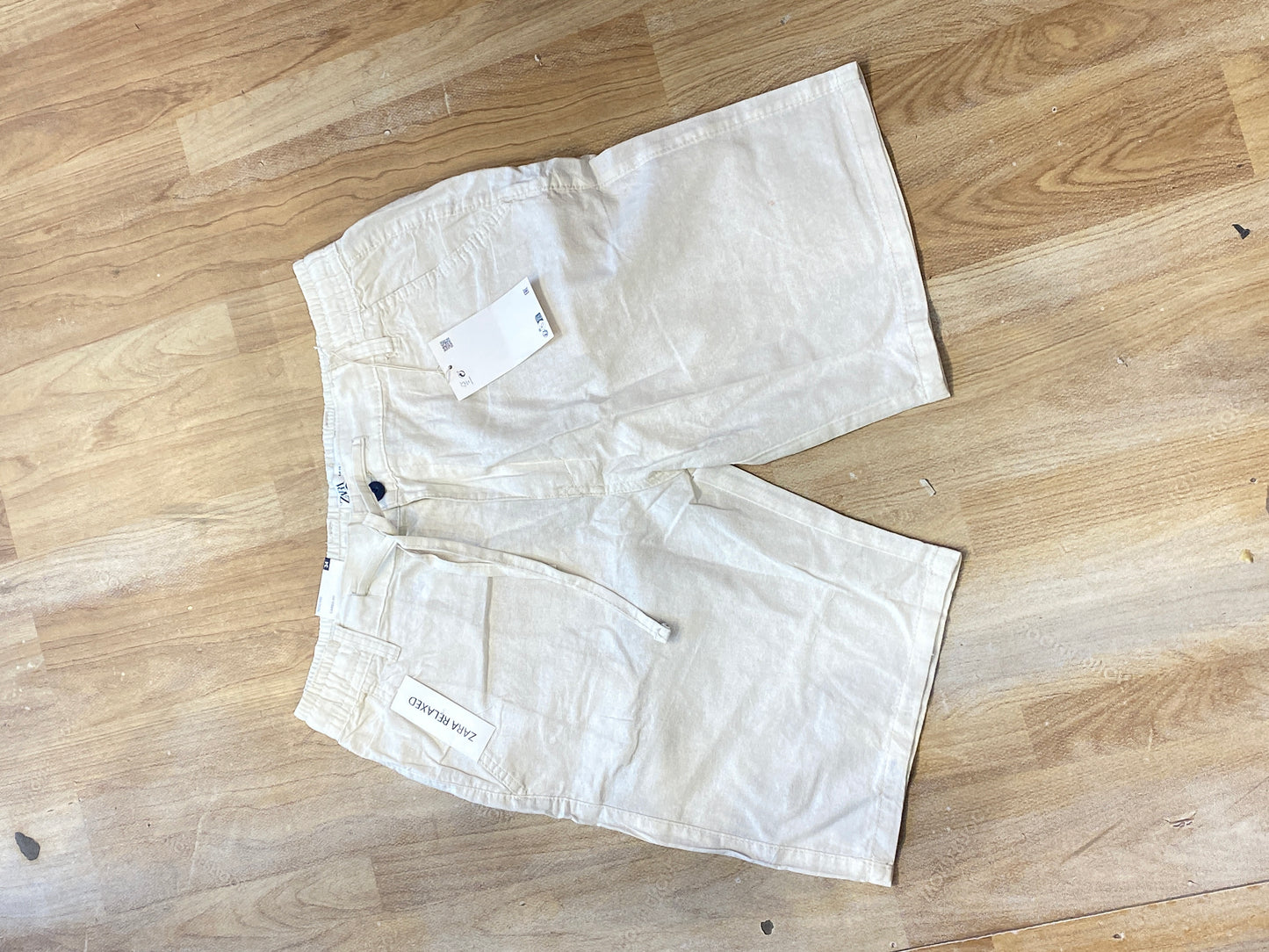 Raz Zar Cream Colour Regular Fit Linen Shorts 988895