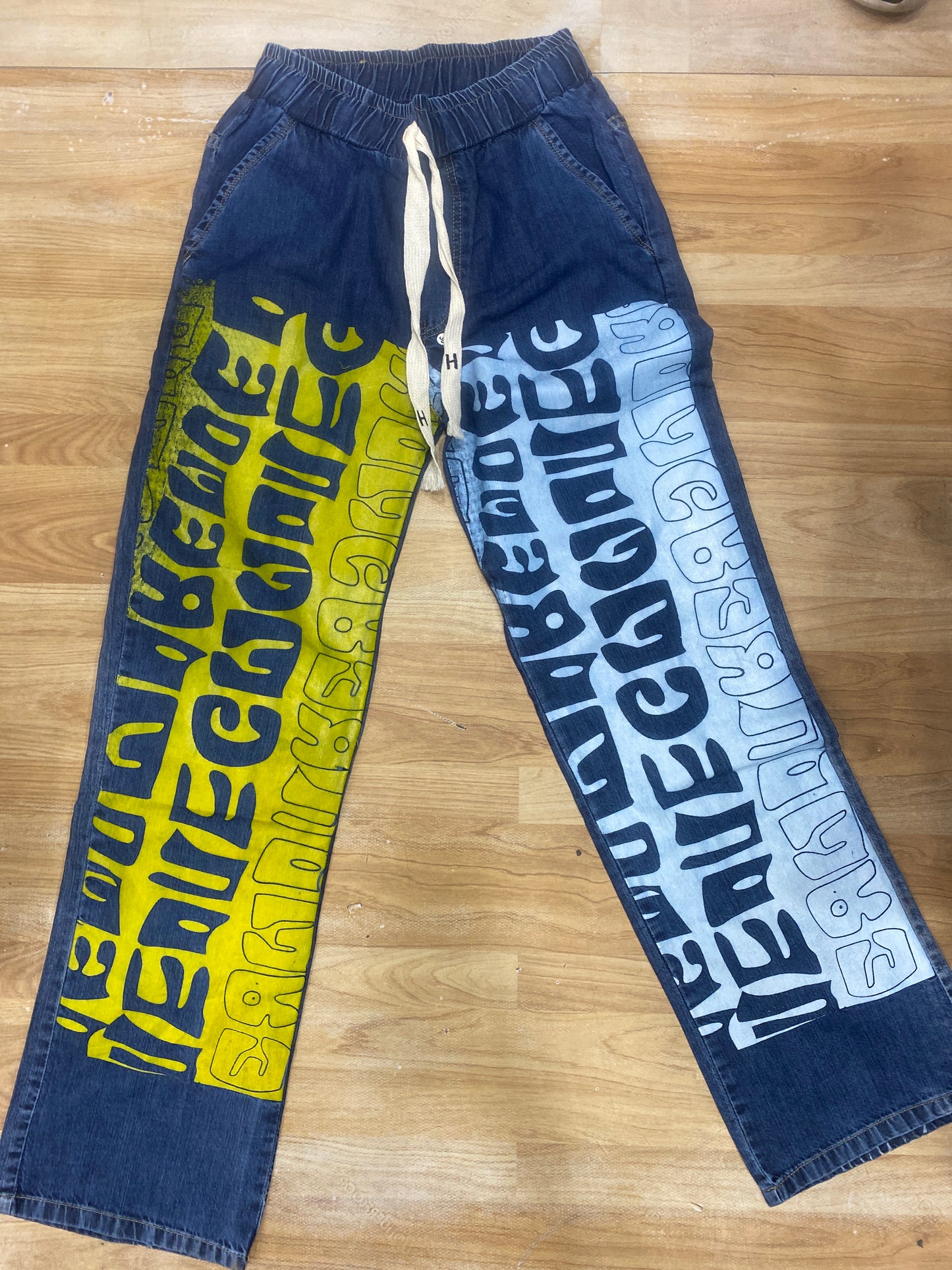 Import Jeans Blue Colour Straight Fit EOYEAOUOUE Print H9006