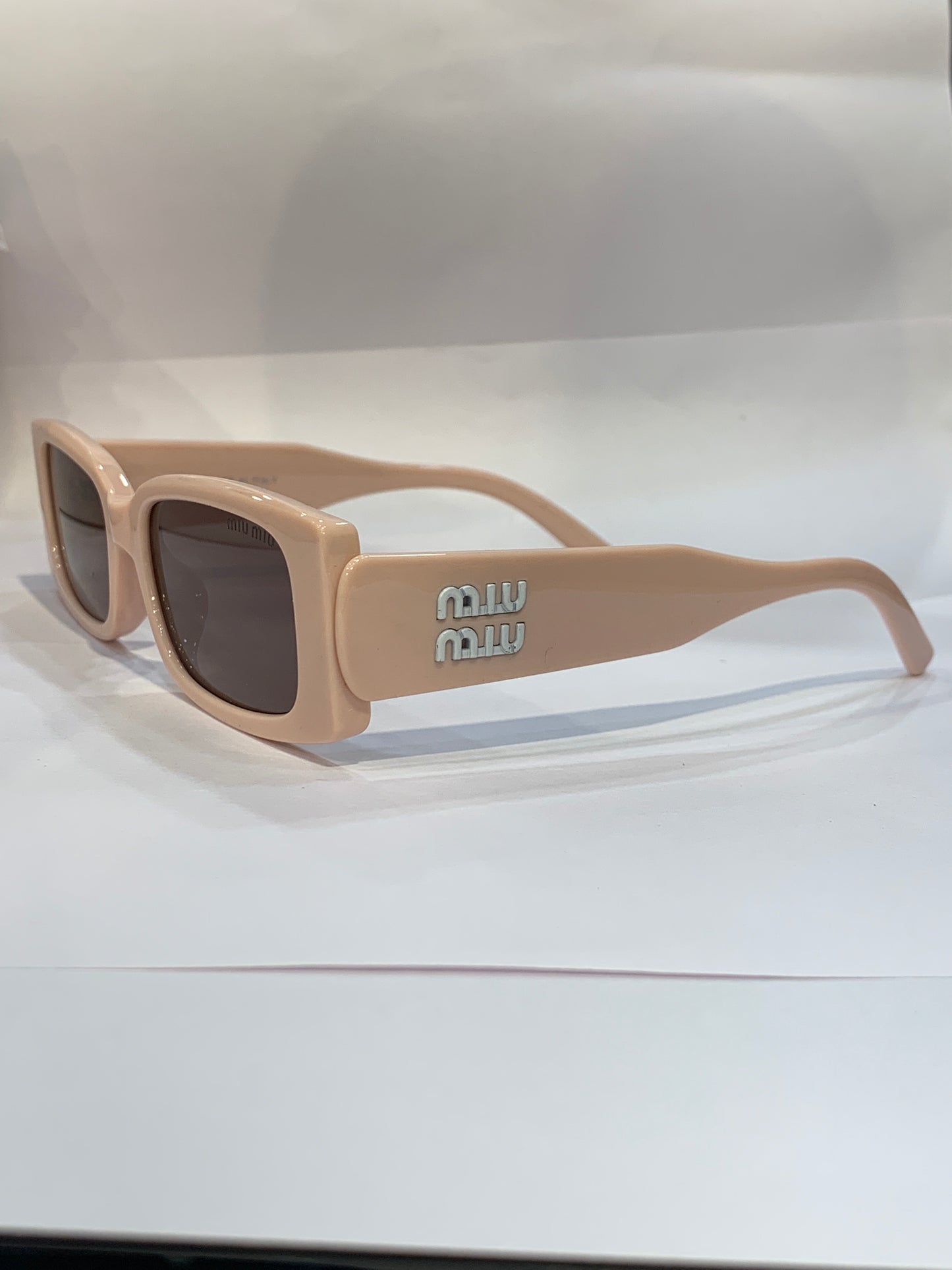 UIM peace Frame Dark brown Shade Sunglasses Smu 2309 55 18 145