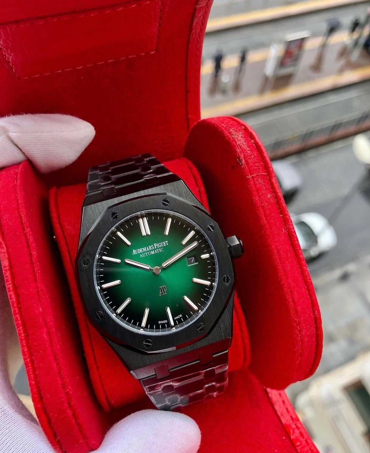DUA Black Chain Green Dial Chrono Working Mens Watch 180831