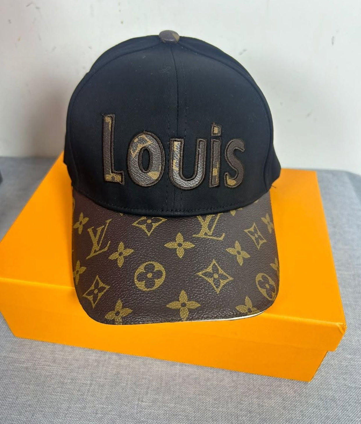 UOL LOU Leather Patch With Flap Imported Unisex Cap 988588