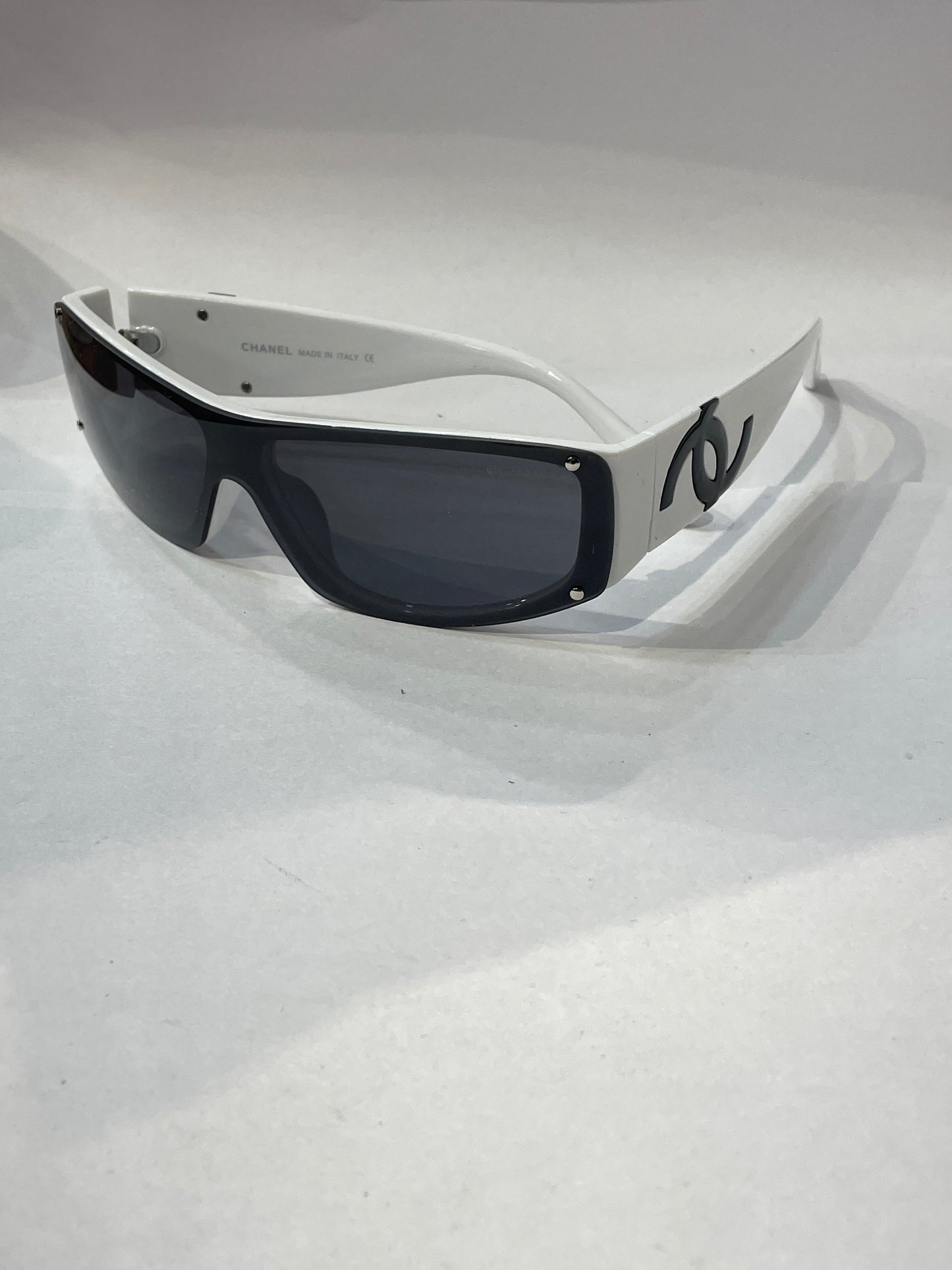 Ahc Cha White Frame Black Shade Unisex Sungless Sun042