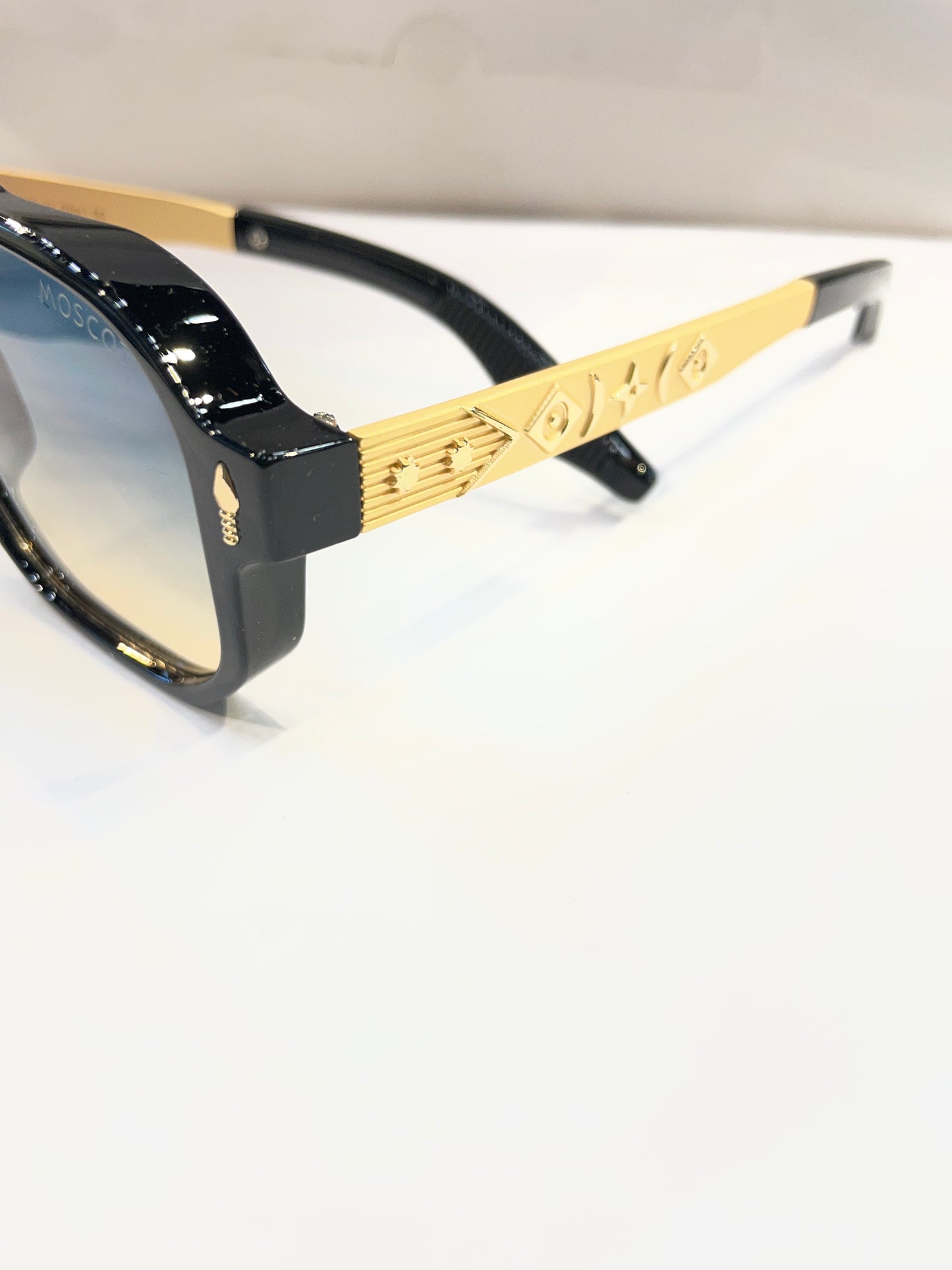 SOM Black Golden Frame Green Trancy Shade Unisex Sunglasses ZS98320 54 18 143