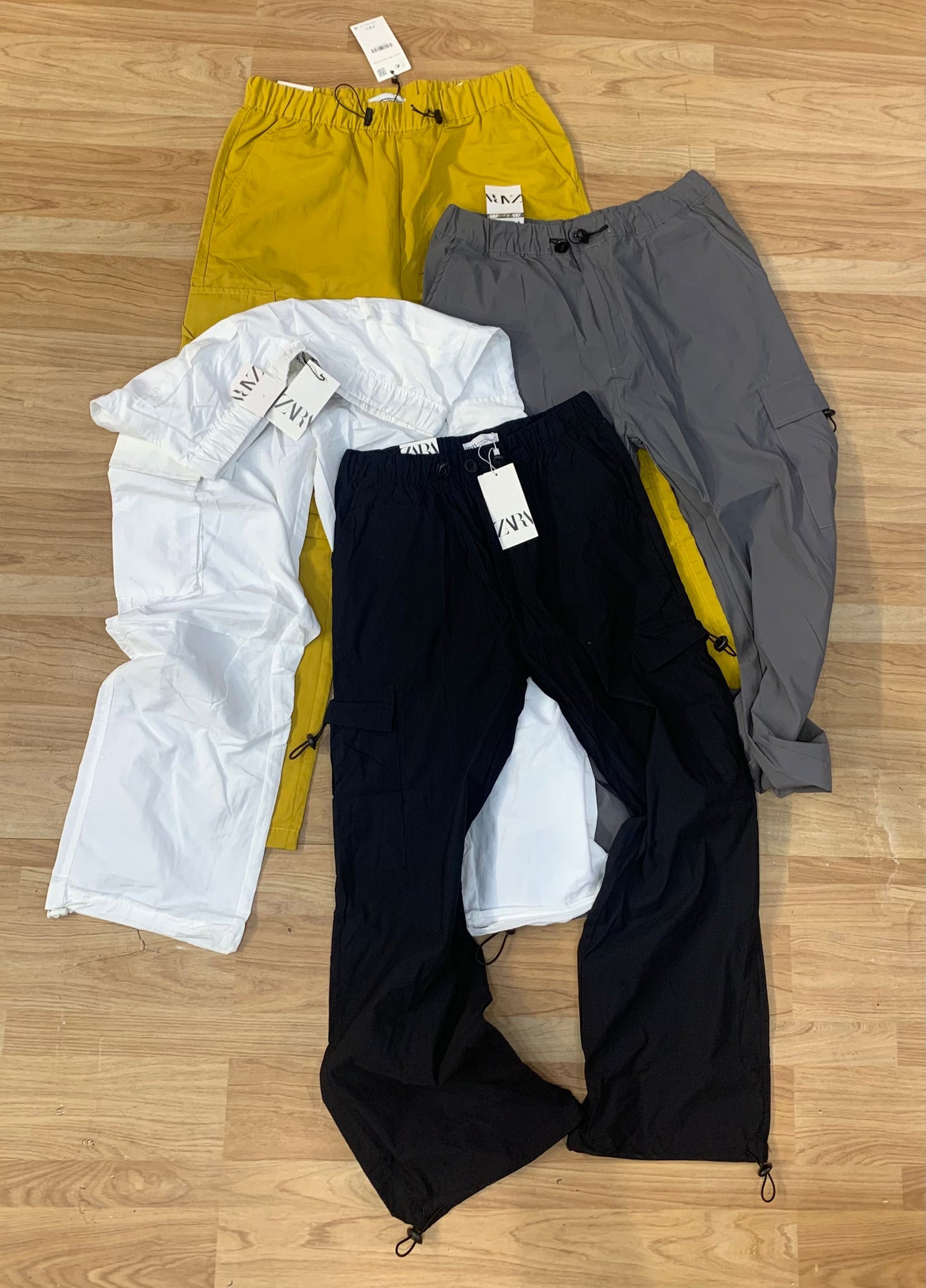 ZR Raz White Colour With Four Pocket Premium Quality Cargo 7152