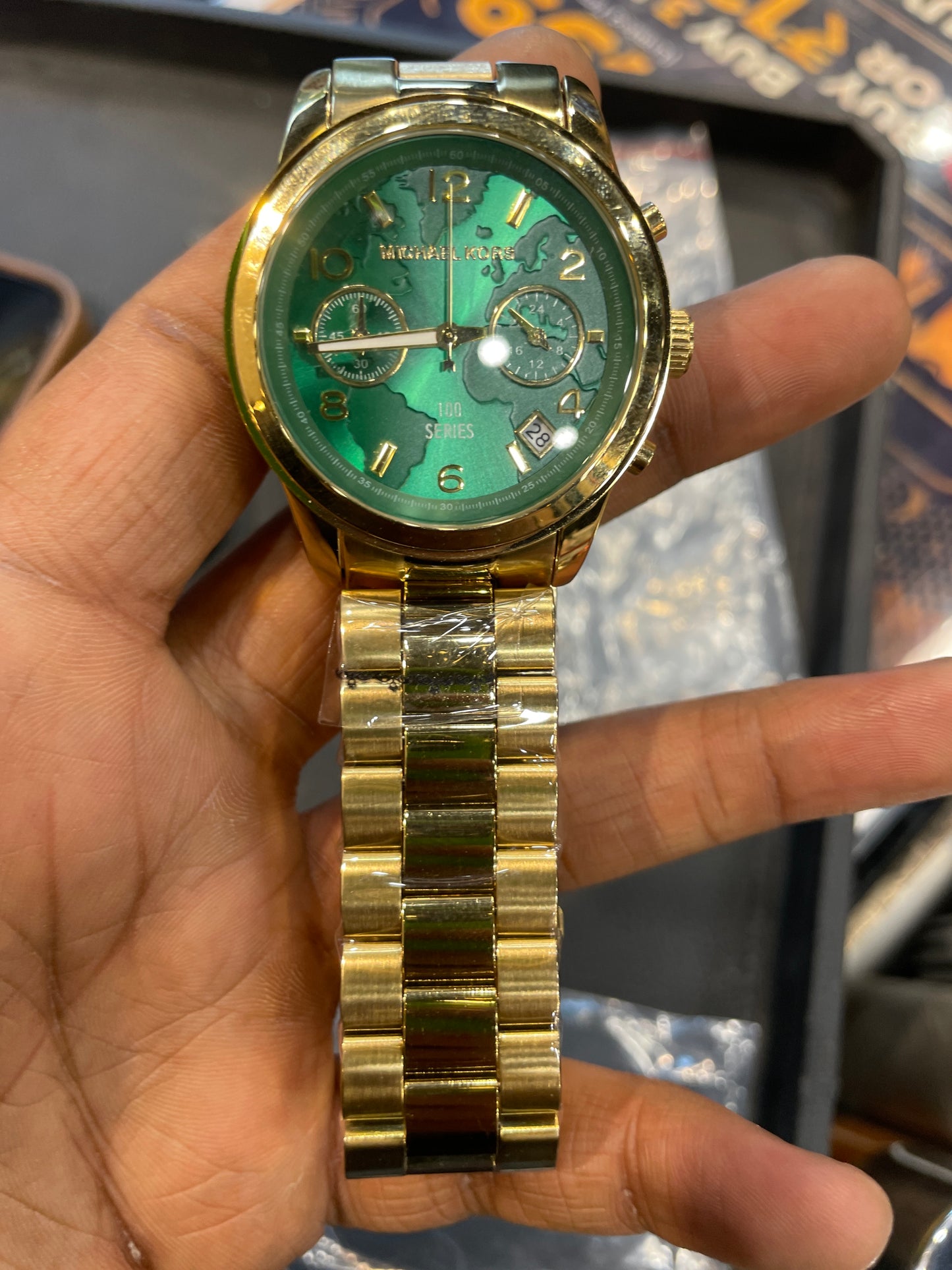 Cim Gold Chain green Dial Ladies Watch 990582