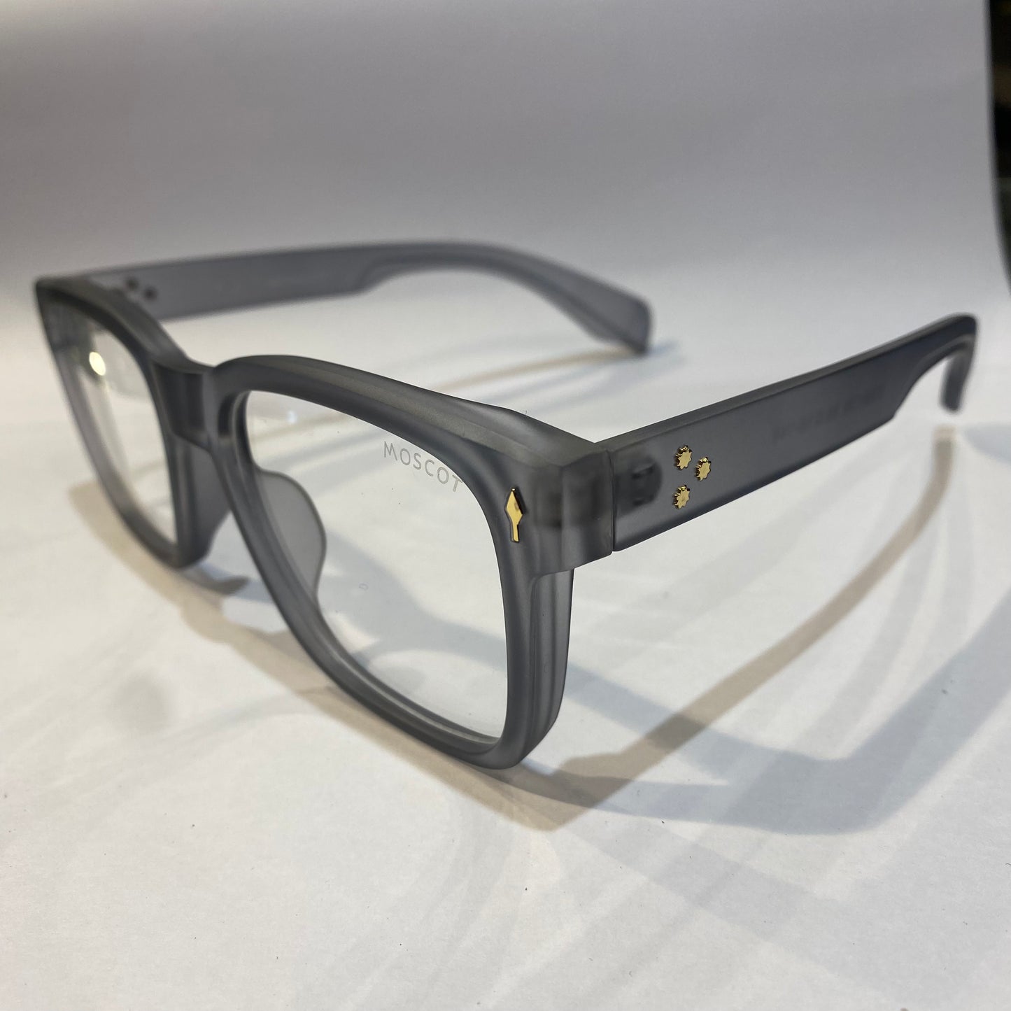 SOM Smoke Gray Frame Trancy Shade Unisex Sunglasses 98136 56 18 144